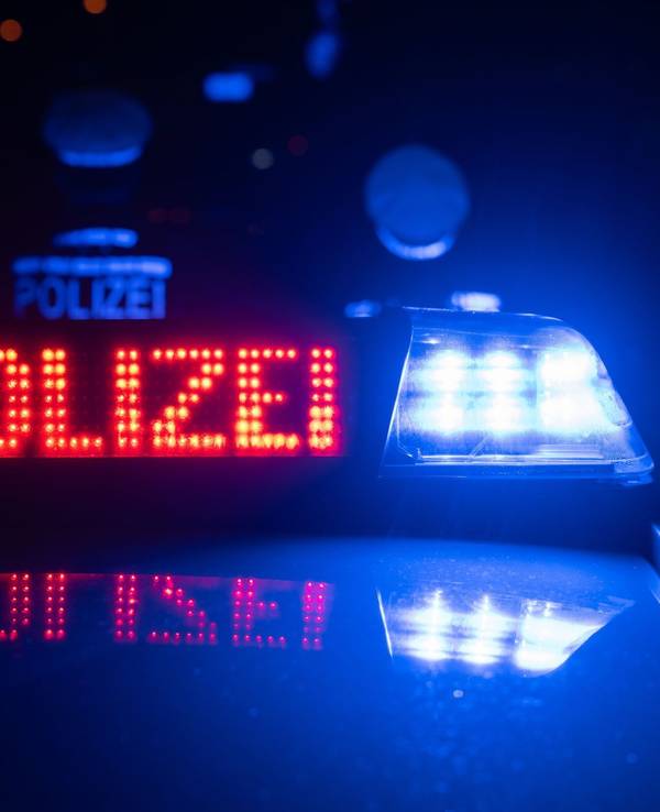 Auf dem Weihnachtsmarkt in Oldenburg läuft ein Polizei-Einsatz. (Symbolbild)