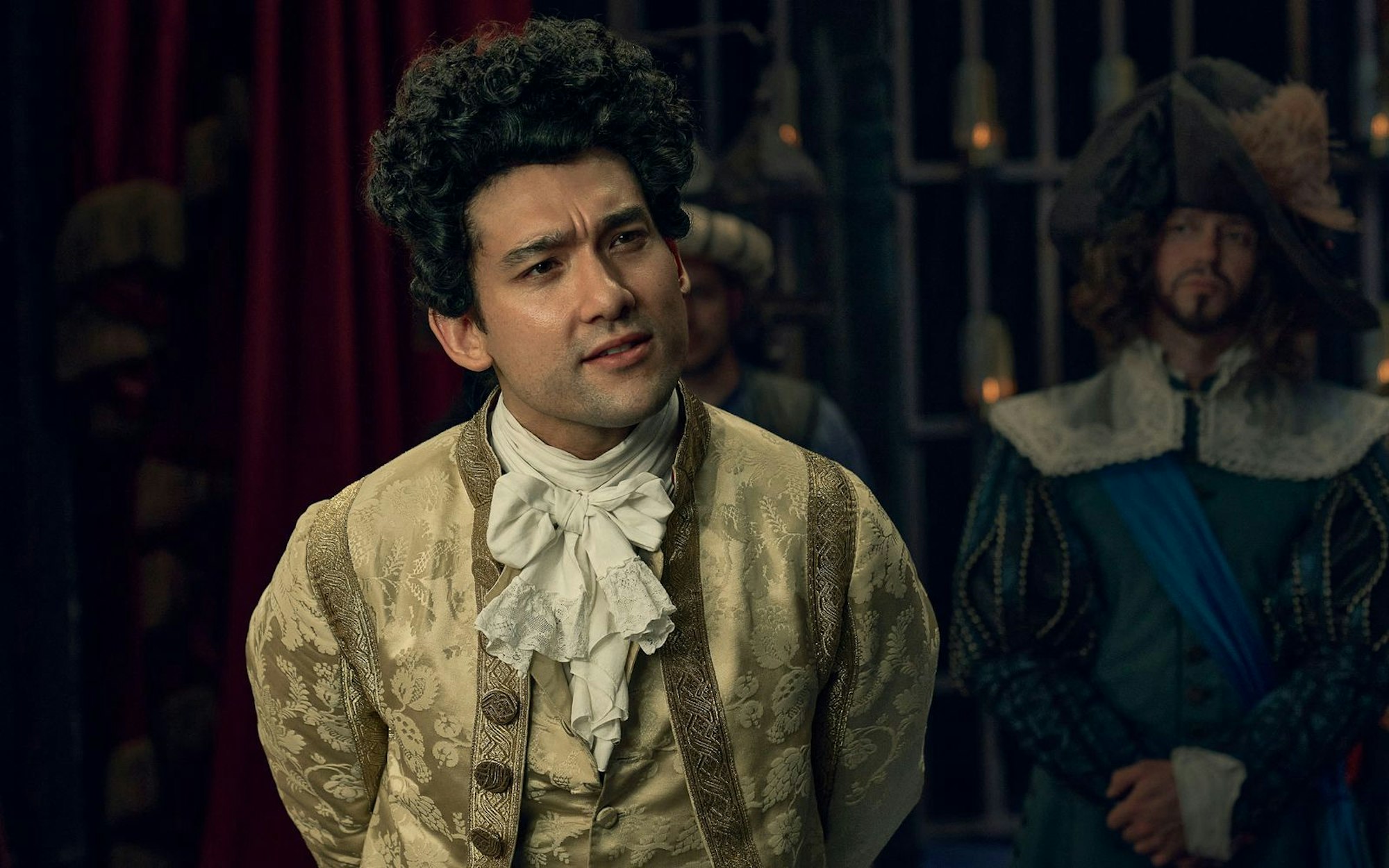 Mehr als 40 Jahre nach Tom Hulce gibt nun Will Sharpe in der britischen Serie „Amadeus“ Wolfgang Amadeus Mozart. Es ist die Serienneuauflage des Theaterstückes und achtfachen Oscar-Gewinners „Amadeus“ vom britischen Dramatiker Peter Shaffer. Fünf Folgen laufen bei Sky und WOW. (Bild: Sky UK Ltd)