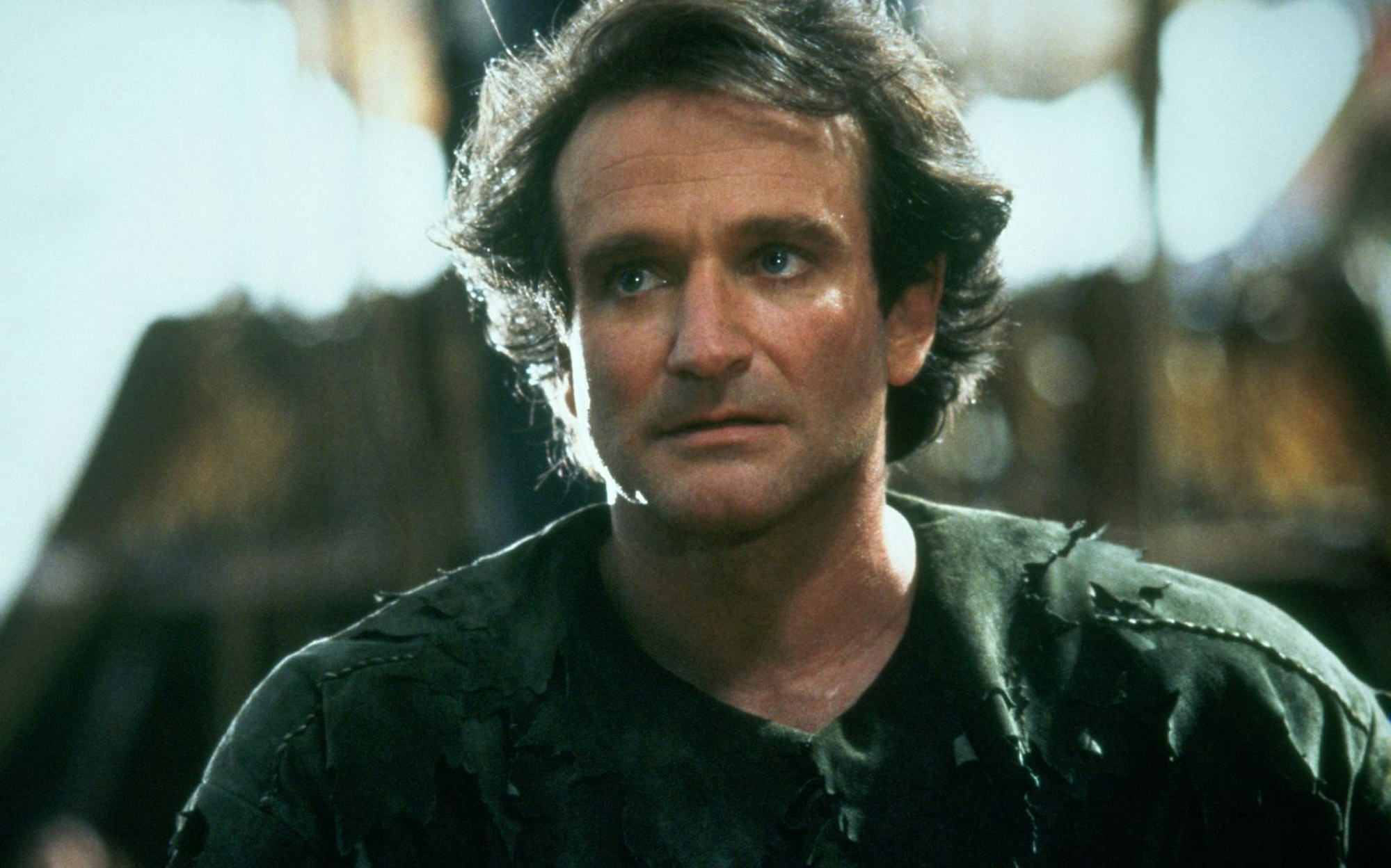 Anwalt Peter Banning (Robin Williams) kehrt ins Nimmerland zurück. (Bild: ZDF/TriStar Pictures)