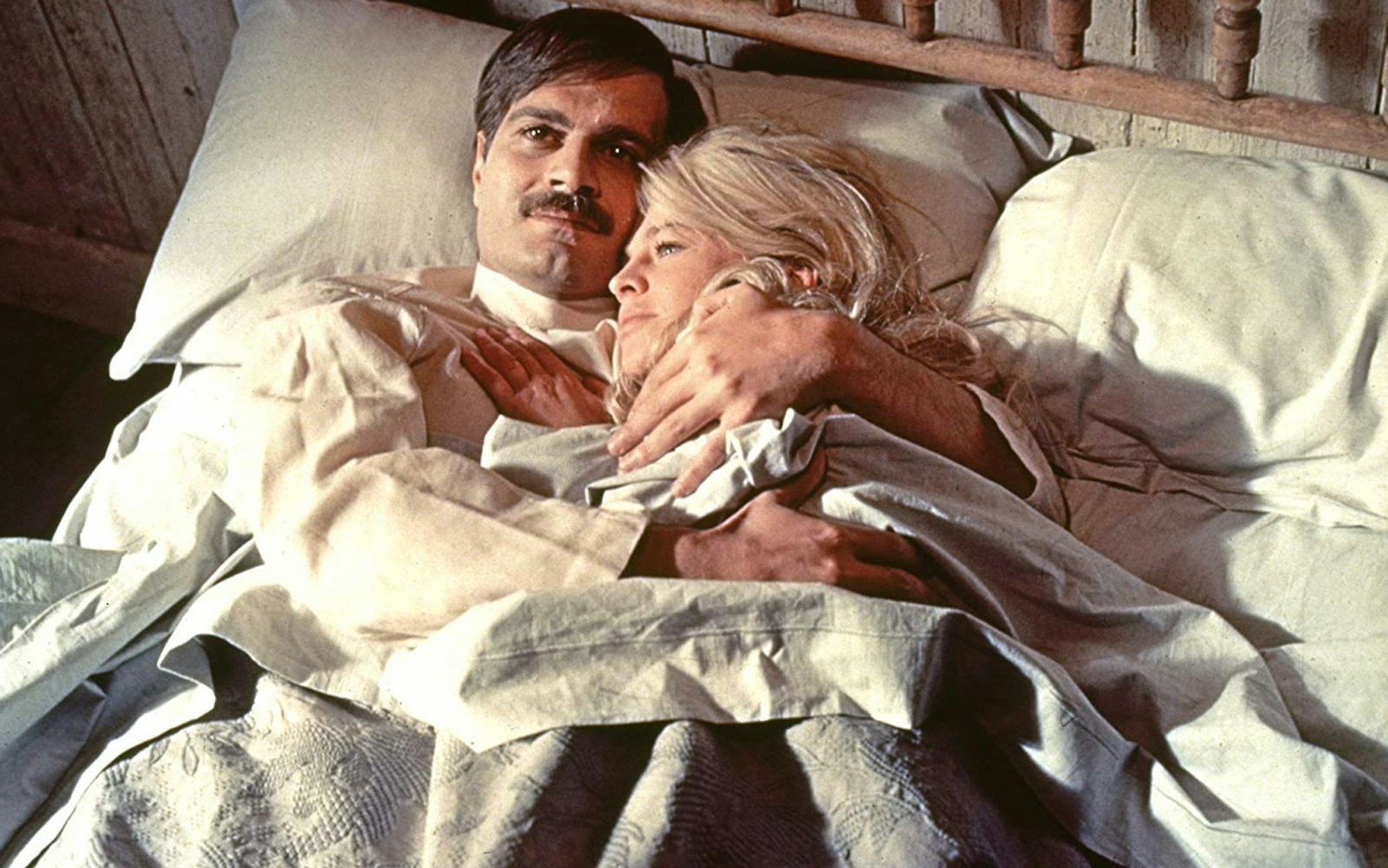 „Doctor Schiwago“ erzählt vom bewegenden Lebens- und Leidensweg eines Künstlers - vor dem Hintergrund der Unruhen der Russischen Revolution. (Bild: Universal Pictures)