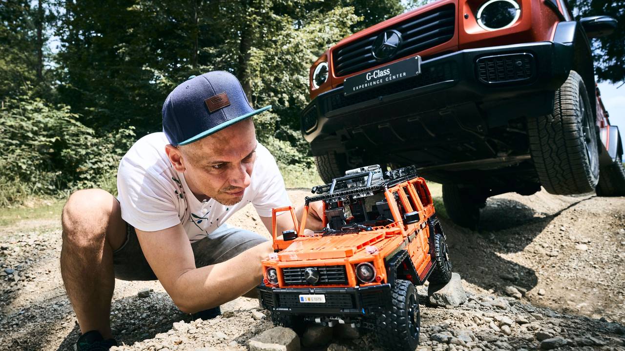 HANDOUT - Zum Aussetzten viel zu schade...und zu teuer: Der Mercedes Geländewagen kostet bei Lego rund 250 Euro. (zu dpa: «Ihren Traumwagen können Sie sich klemmen») Foto: Stefan Leitner/Photos used with permission.©2025 The LEGO Group/dpa-tmn - ACHTUNG: Nur zur redaktionellen Verwendung im Zusammenhang mit dem genannten Text und nur bei vollständiger Nennung des vorstehenden Credits - Honorarfrei nur für Bezieher des dpa-Themendienstes +++ dpa-Themendienst +++