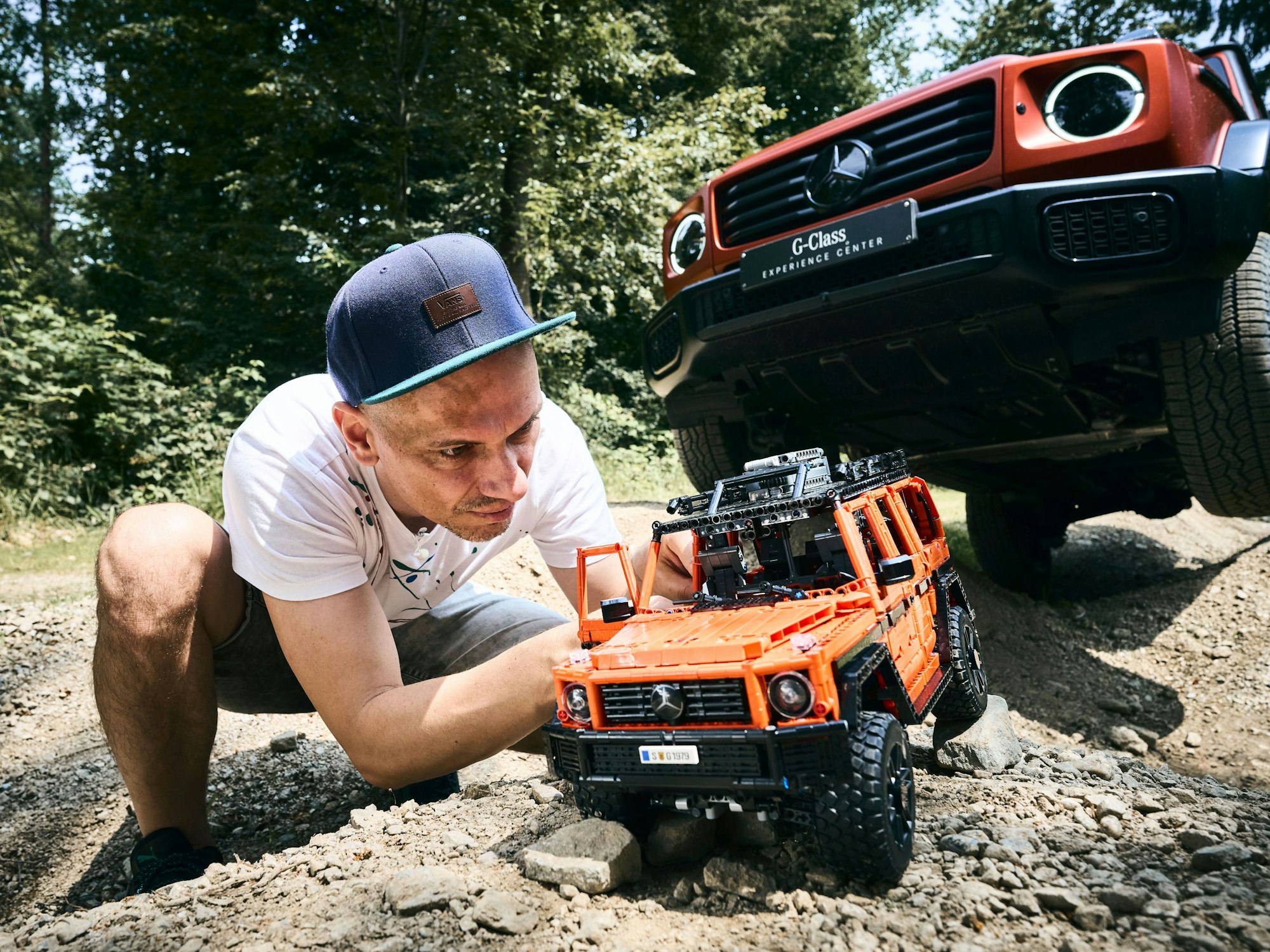 HANDOUT - Zum Aussetzten viel zu schade...und zu teuer: Der Mercedes Geländewagen kostet bei Lego rund 250 Euro. (zu dpa: «Ihren Traumwagen können Sie sich klemmen») Foto: Stefan Leitner/Photos used with permission.©2025 The LEGO Group/dpa-tmn - ACHTUNG: Nur zur redaktionellen Verwendung im Zusammenhang mit dem genannten Text und nur bei vollständiger Nennung des vorstehenden Credits - Honorarfrei nur für Bezieher des dpa-Themendienstes +++ dpa-Themendienst +++