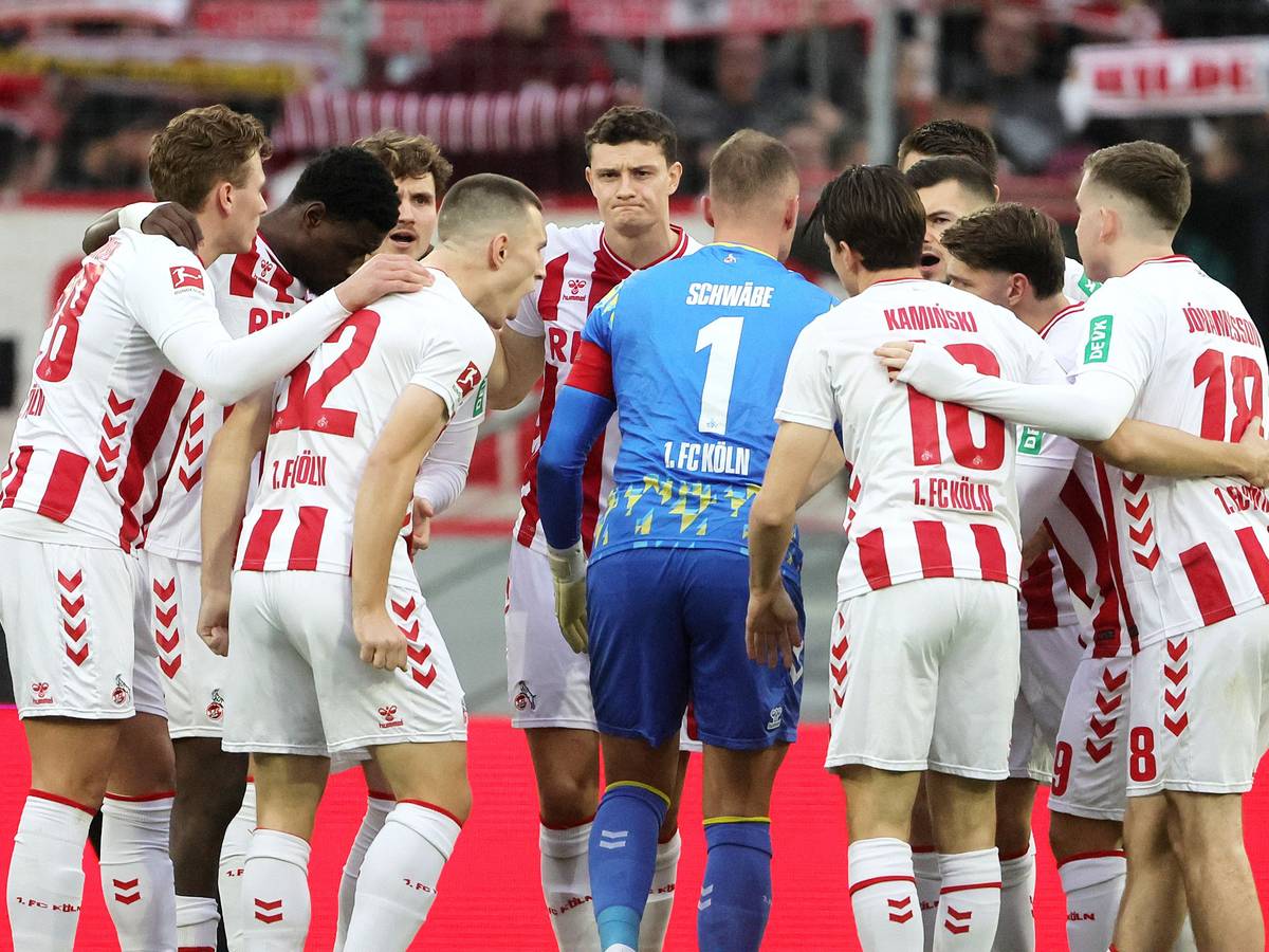 Spielerkreis um Kapitän Marvin Schwäbe: Der 1. FC Köln muss im neuen Jahr für eine Trendwende sorgen.
