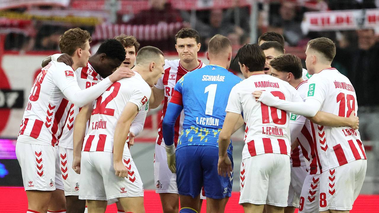 Spielerkreis um Kapitän Marvin Schwäbe: Der 1. FC Köln muss im neuen Jahr für eine Trendwende sorgen.