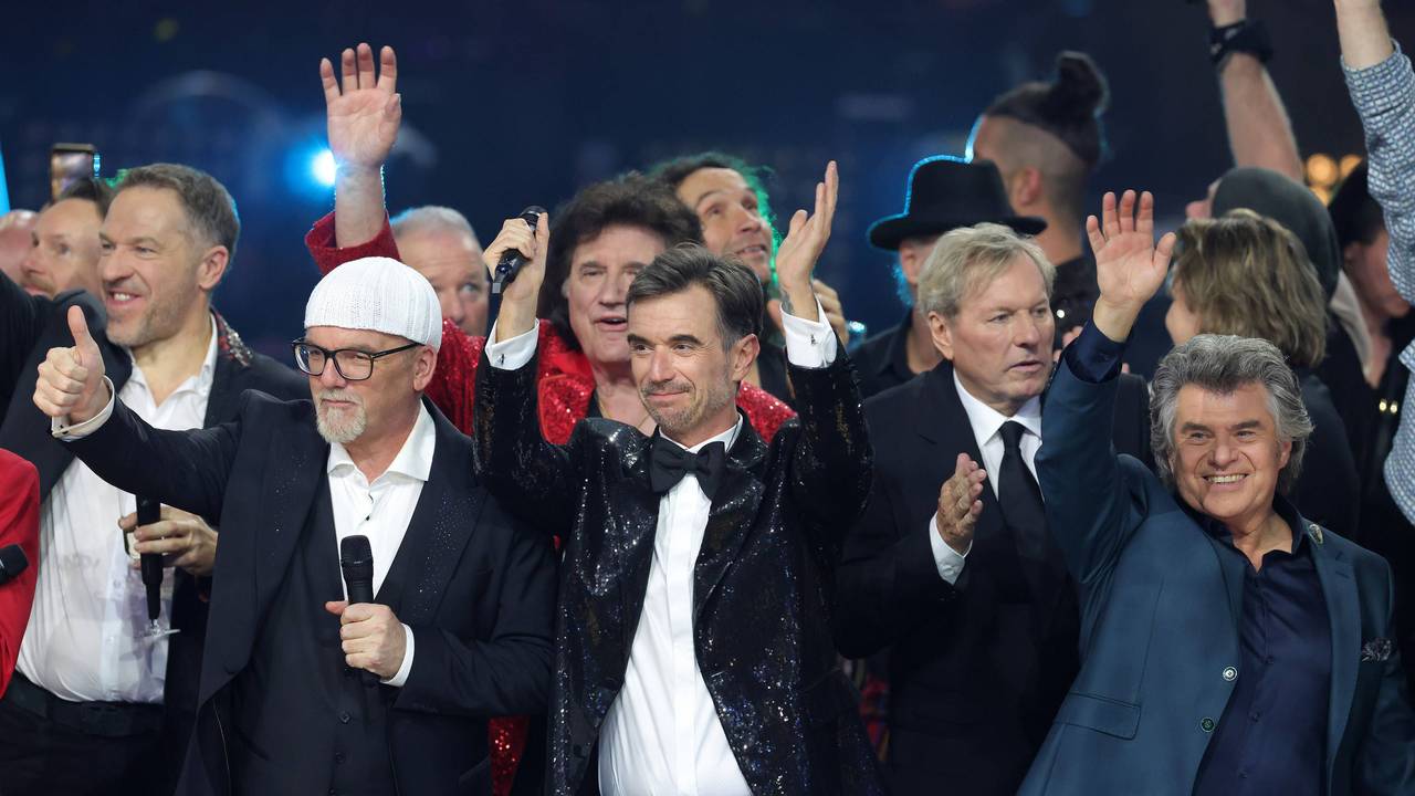 Silvester-Schlagerboom: Florian Silbereisen verabschiedet sich vom Publikum.