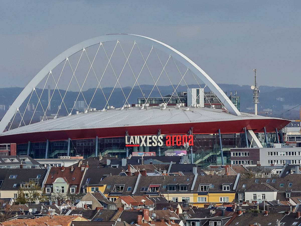 Außenaufnahme der Lanxess-Arena in Deutz.