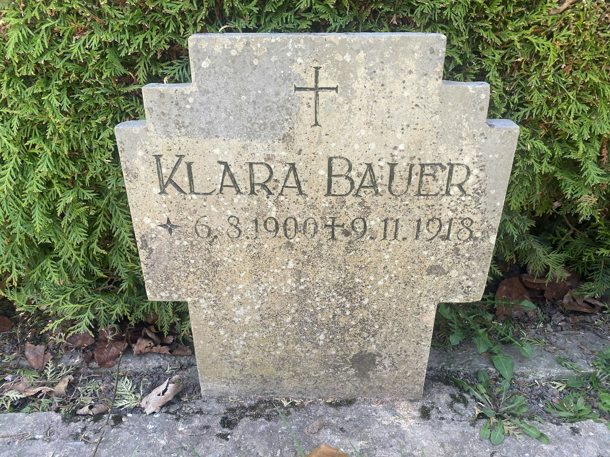 Grabstein auf dem Wahner Friedhof