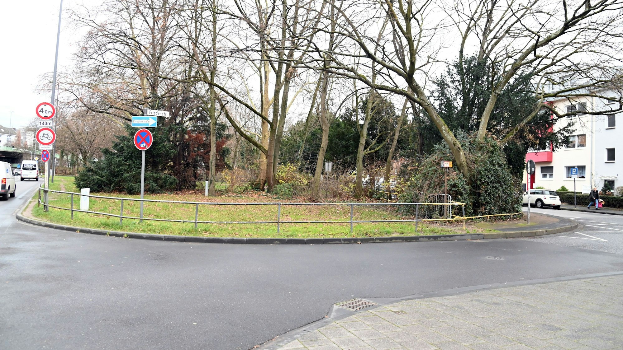 Die Fläche am Perlengraben/Wilhelm-Hoßdorf-Straße aus einer anderen Perspektive