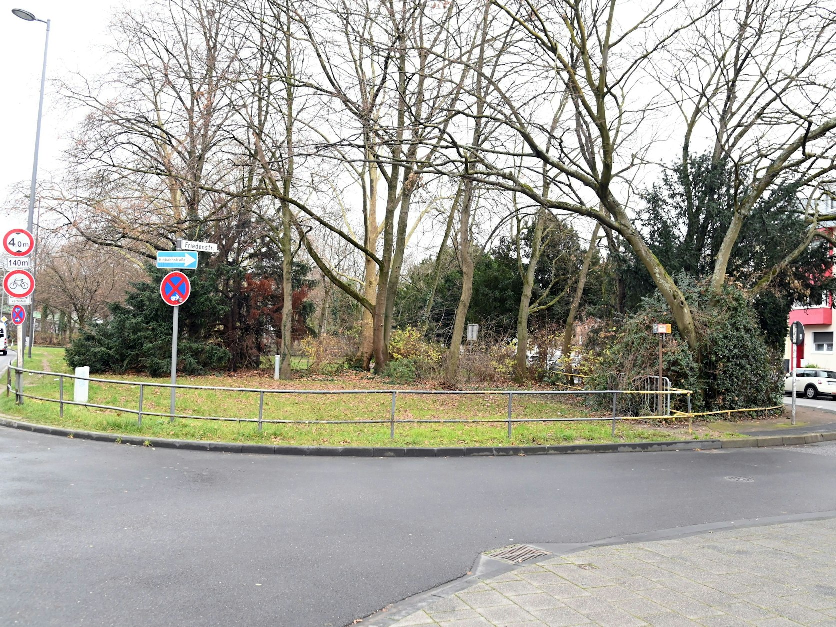 Das erste Kölner Suchthilfezentrum (SHZ) soll auf einer Fläche am Perlengraben/Wilhelm-Hoßdorf-Straße entstehen.