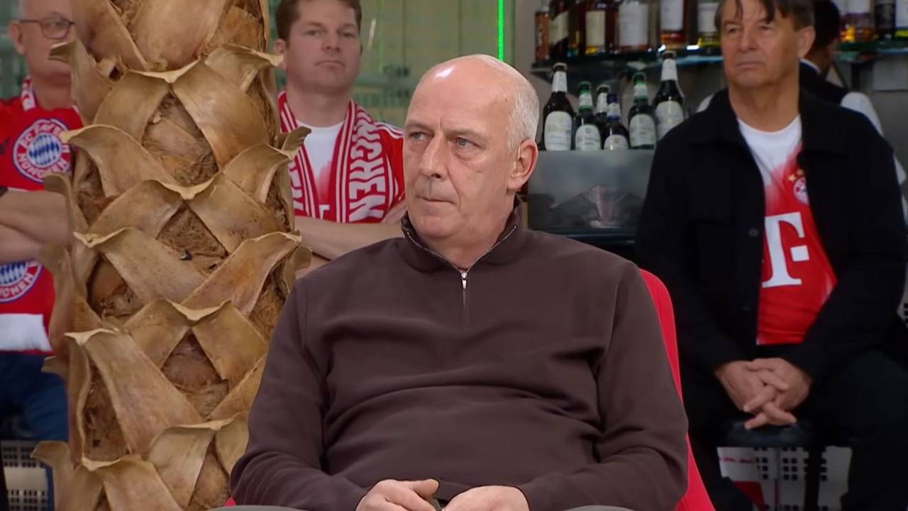 Mario Basler sitzt in der Doppelpass-Runde bei Sport1.