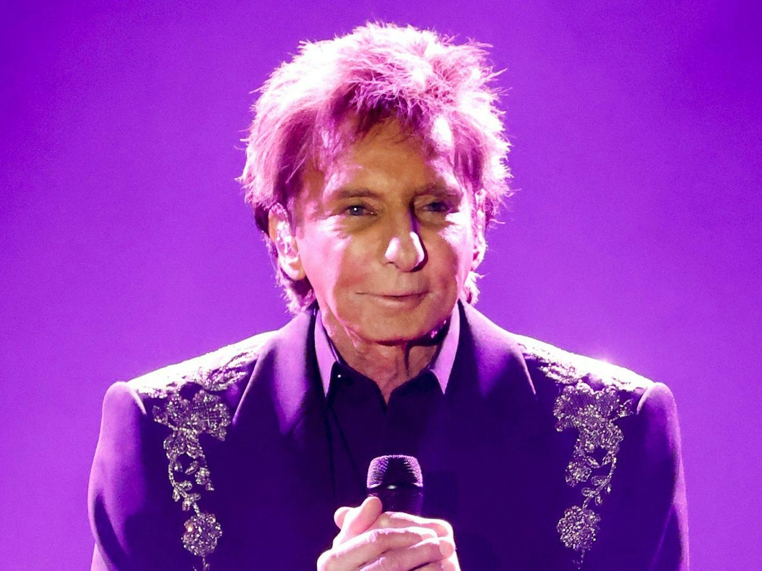 Barry Manilow hat seine Lungenkrebs-Diagnose öffentlich gemacht.