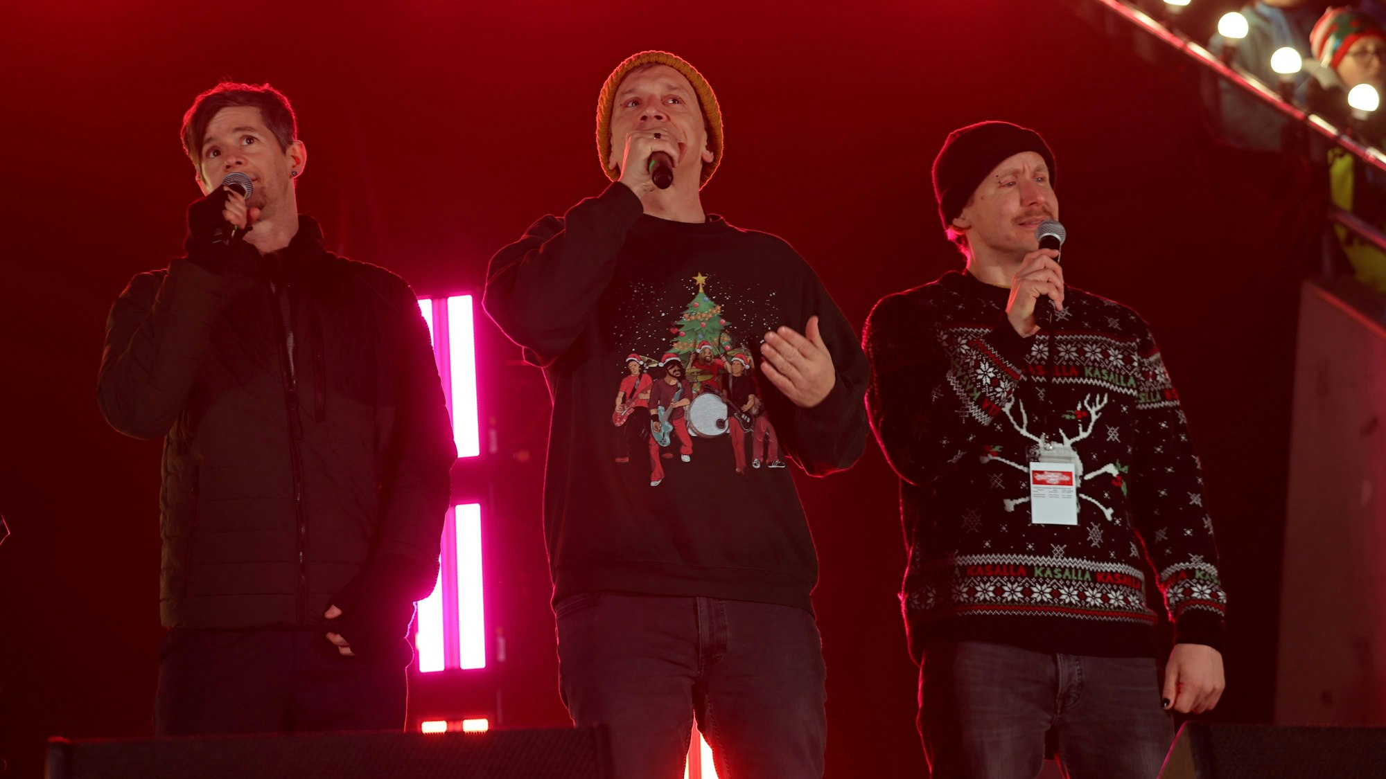 Kasalla beim Auftritt im Rhein-Energie-Stadion.