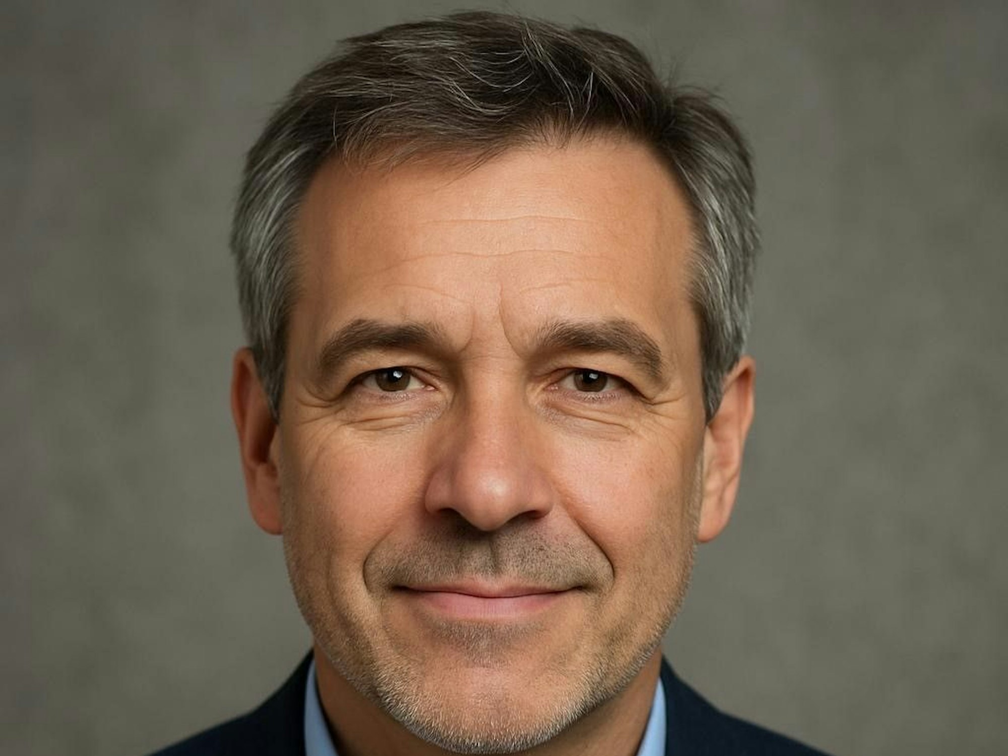 Ein Mann mittleren Alters