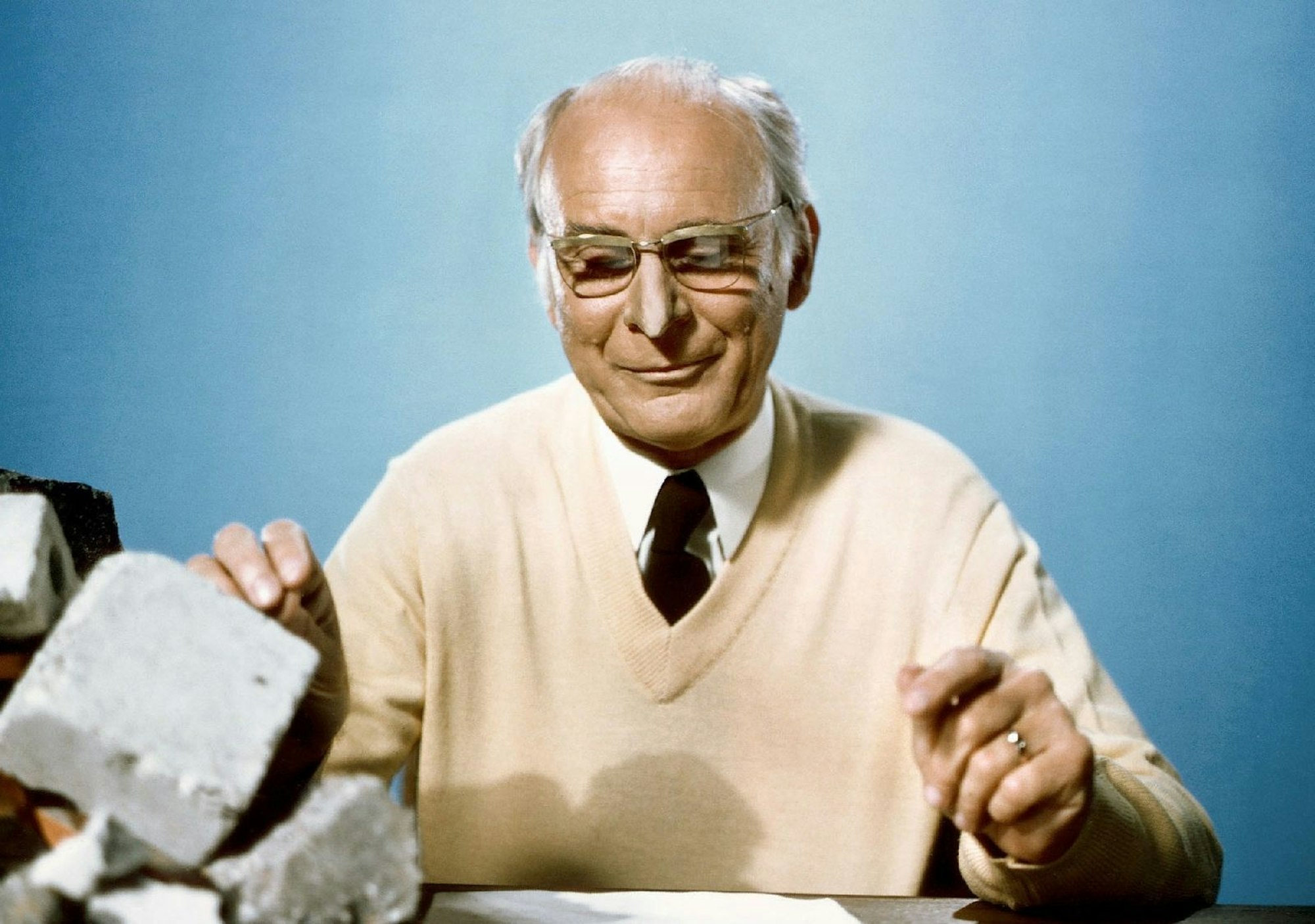 Der „Steinlaus-Sketch“ gehört zu den beliebtesten Loriot-Klassikern. (Bild: Radio Bremen)