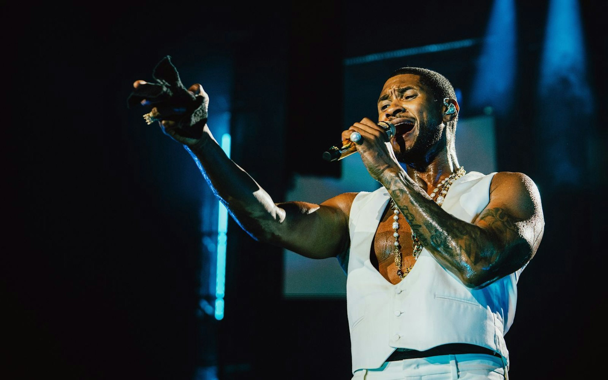 Wenn an Silvester die Korken knallen, singt bei 3sat der R'n'B-Superstar Usher (ab 23 Uhr). (Bild: ZDF/Sony Pictures Entertainment)