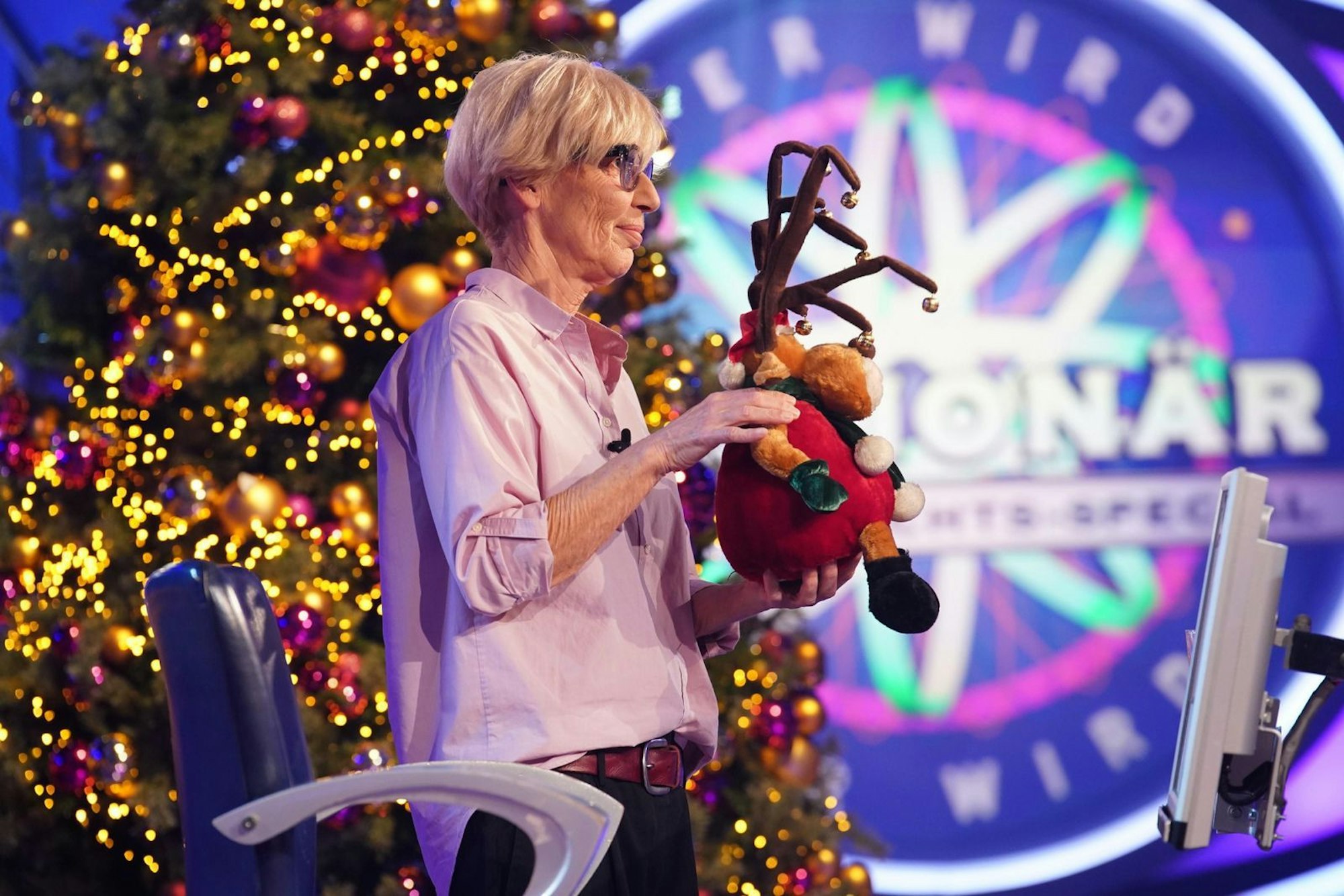 Christina Bauer verbrauchte drei Joker für die 16.000er-Marke und stürzte dennoch auf 500 Euro! (Bild: RTL / Stefan Gregorowius)