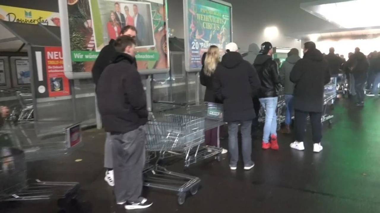 Feuerwerk gehört für viele zum Jahreswechsel wie Sekt und Luftschlangen. Für die Niederländer kann es nun das letzte Mal sein. Doch Einsatzkräfte fürchten eine extra harte Nacht.