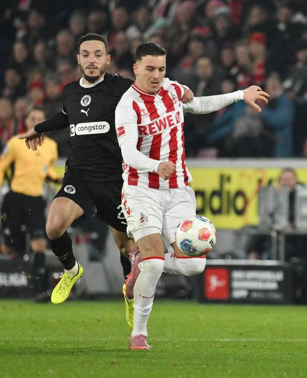 Said El Mala hängt Mathias Pereira ab.