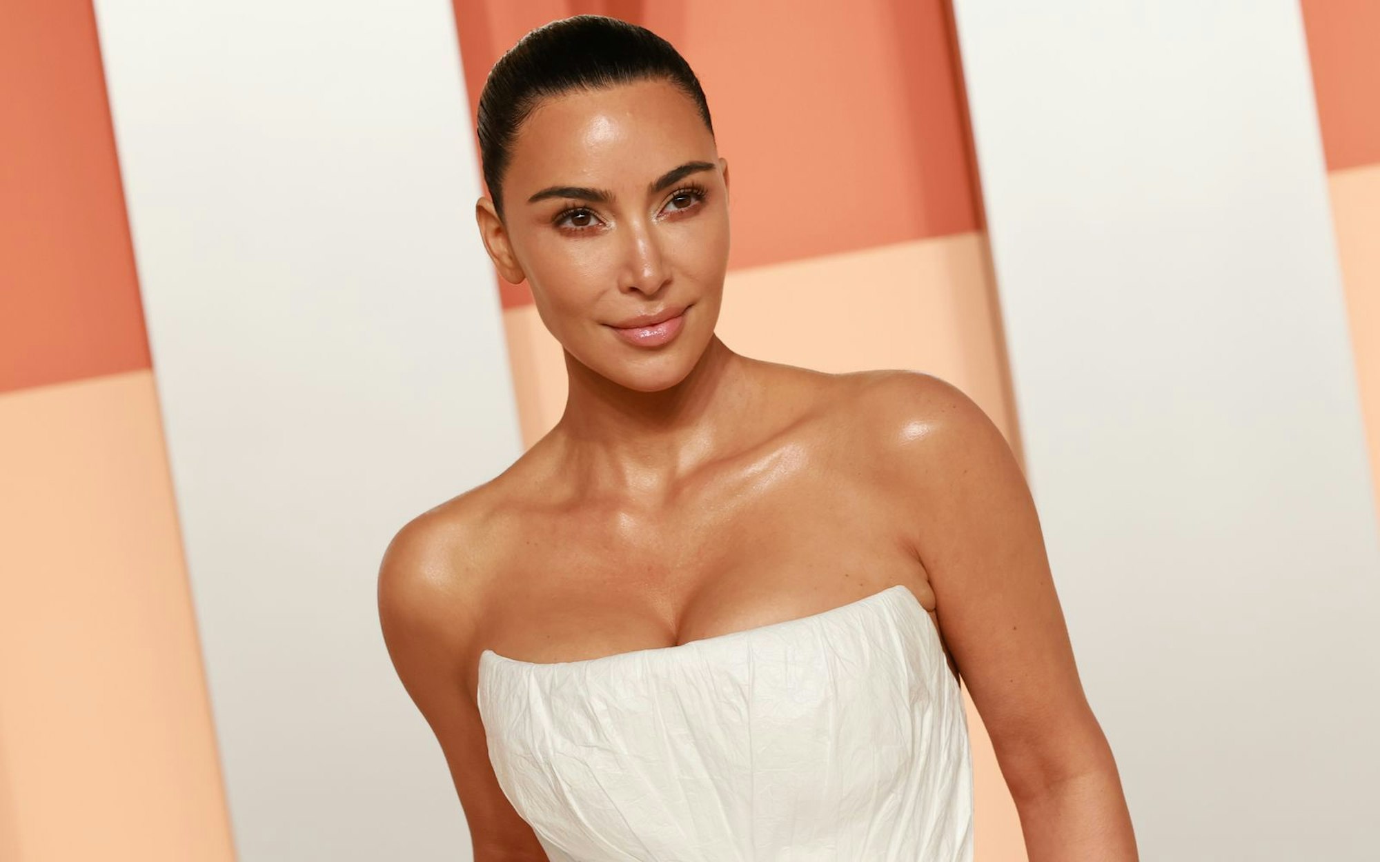 Dass Kim Kardashian ihren Kindern an Weihnachten Hundewelpen geschenkt hat, sorgt bei Tierschützern für Empörung. (Bild: 2025 Getty Images/Amy Sussman)