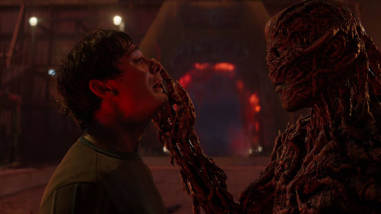 Noah Schnapp als Will Byers and Jamie Campbell Bower als Vecna in der fünften Staffel von Stranger Things.
