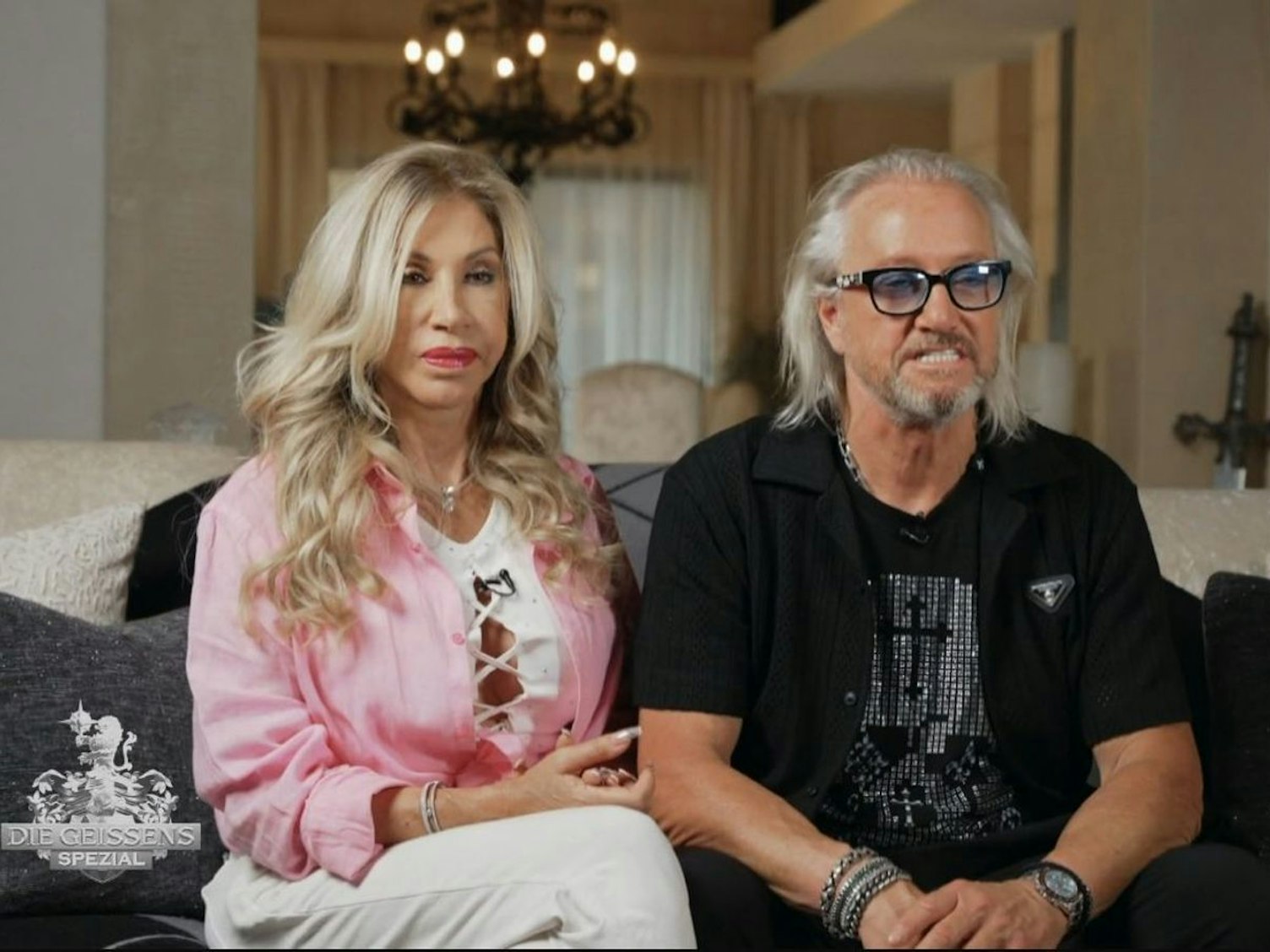 In zwei Sonderfolgen ihrer Show „Die Geissens“ sprechen Carmen und Robert ausführlich über den Überfall im Juni. (Bild: RTL ZWEI)