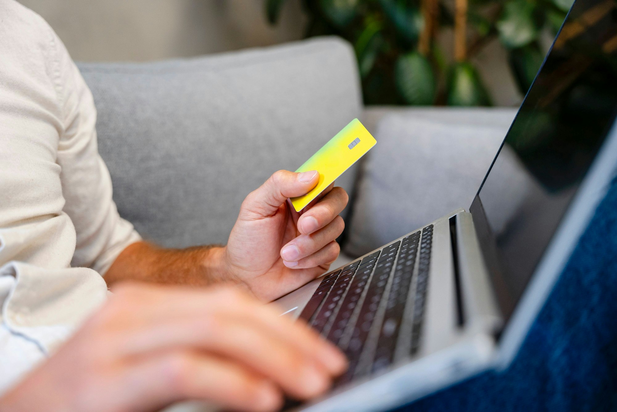 Kundinnen und Kunden der Deutschen Bank sowie der Postbank und Norisbank können erneut nicht wie gewohnt auf ihre Konten zugreife (Symbolbild).