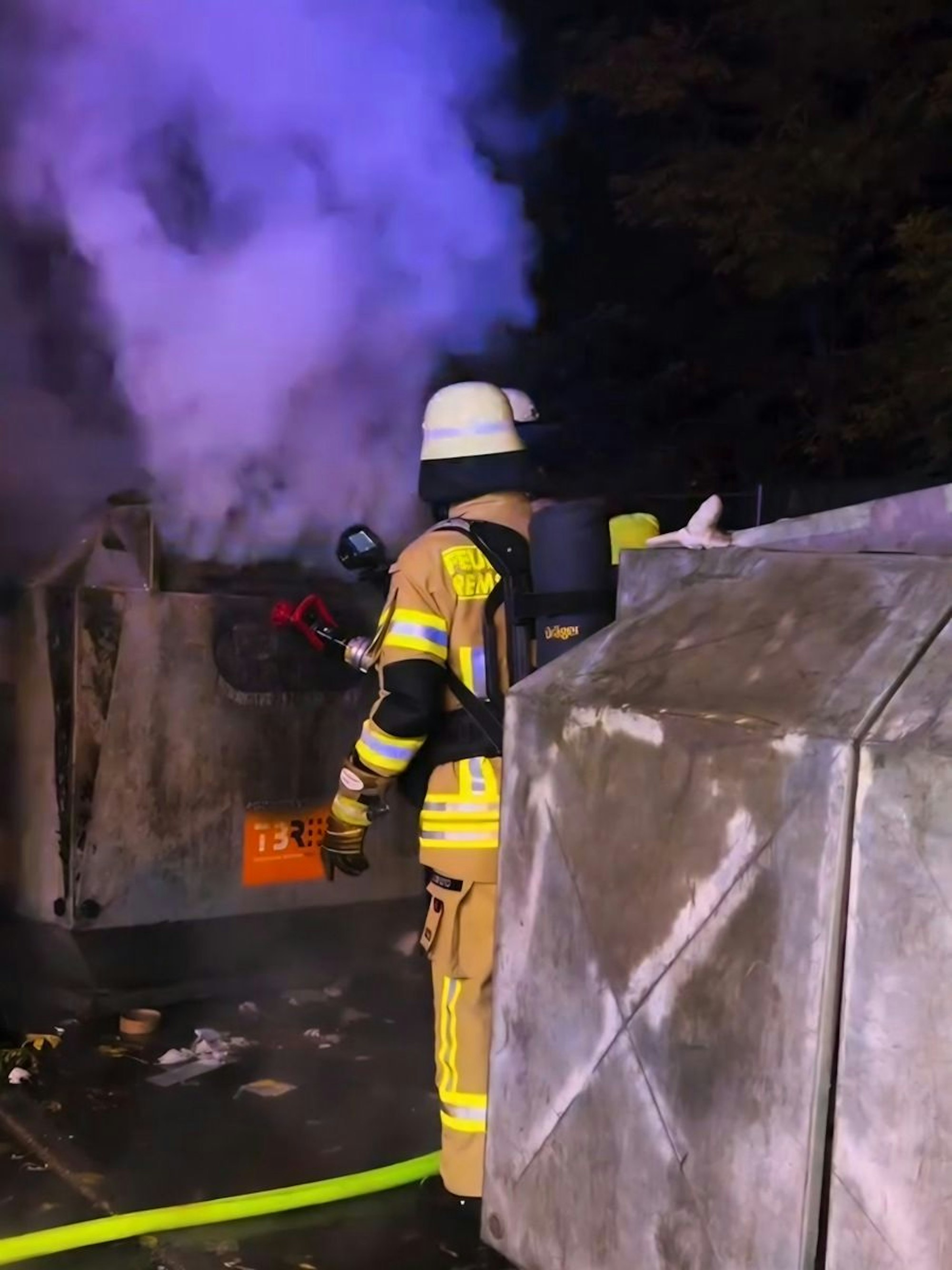 Einsatz der Feuerwehr Remscheid in der Silvesternacht.