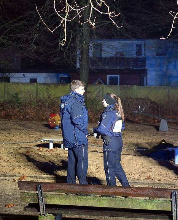 Die Polizei wurde auf einen Spielplatz gerufen und musste sogar Pfefferspray einsetzen