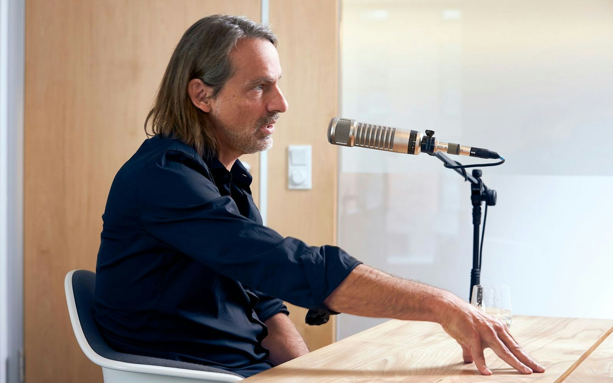 Richard David Precht meinte in der jüngsten Folge von „Lanz & Precht“ die Ursache für eine „typisch deutsche Angst“ gefunden zu haben. (Bild: ZDF / Christian Bruch)