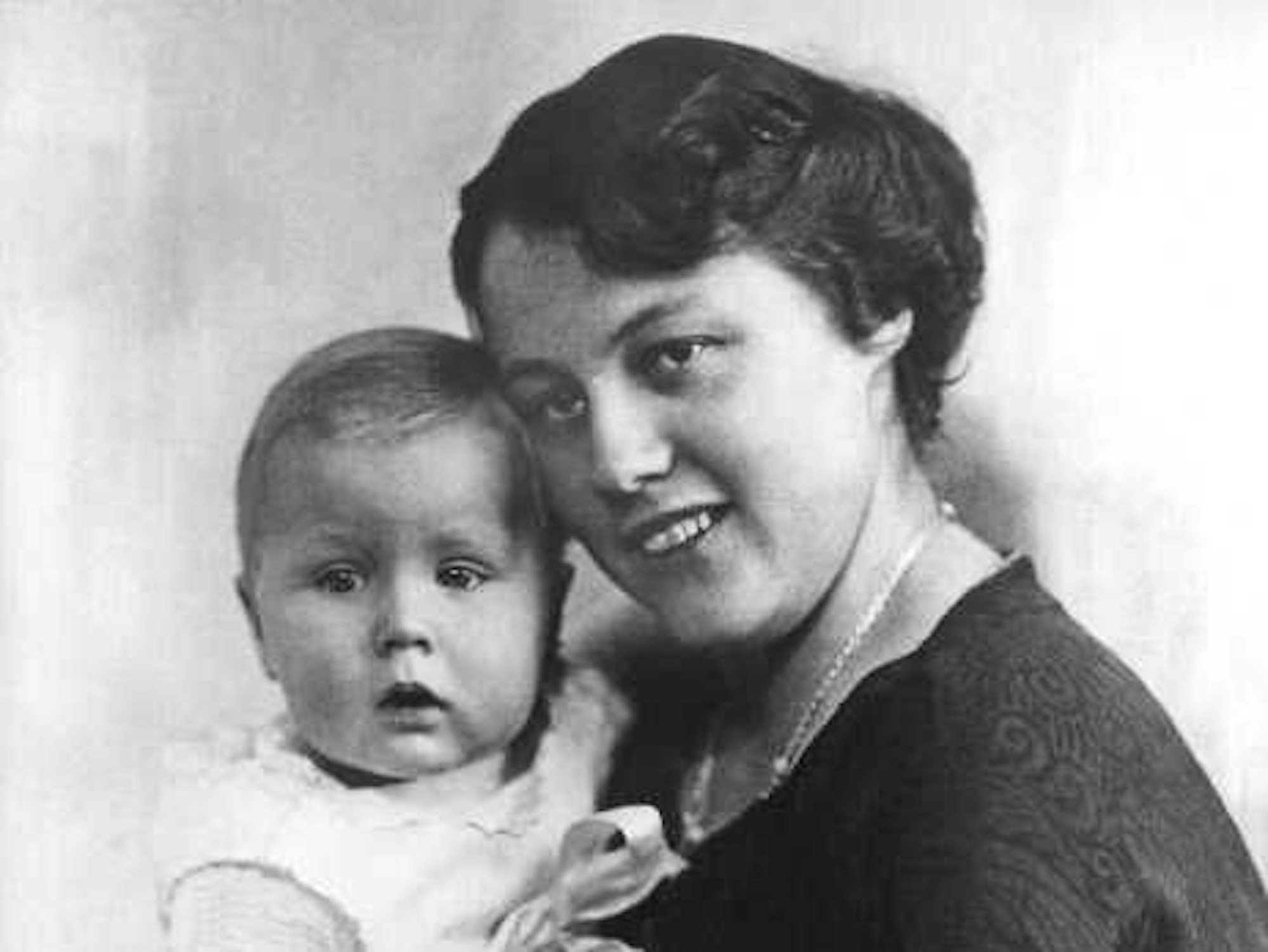 Auguste "Gussie" Adenauer mit dem ältesten Sohn Paul