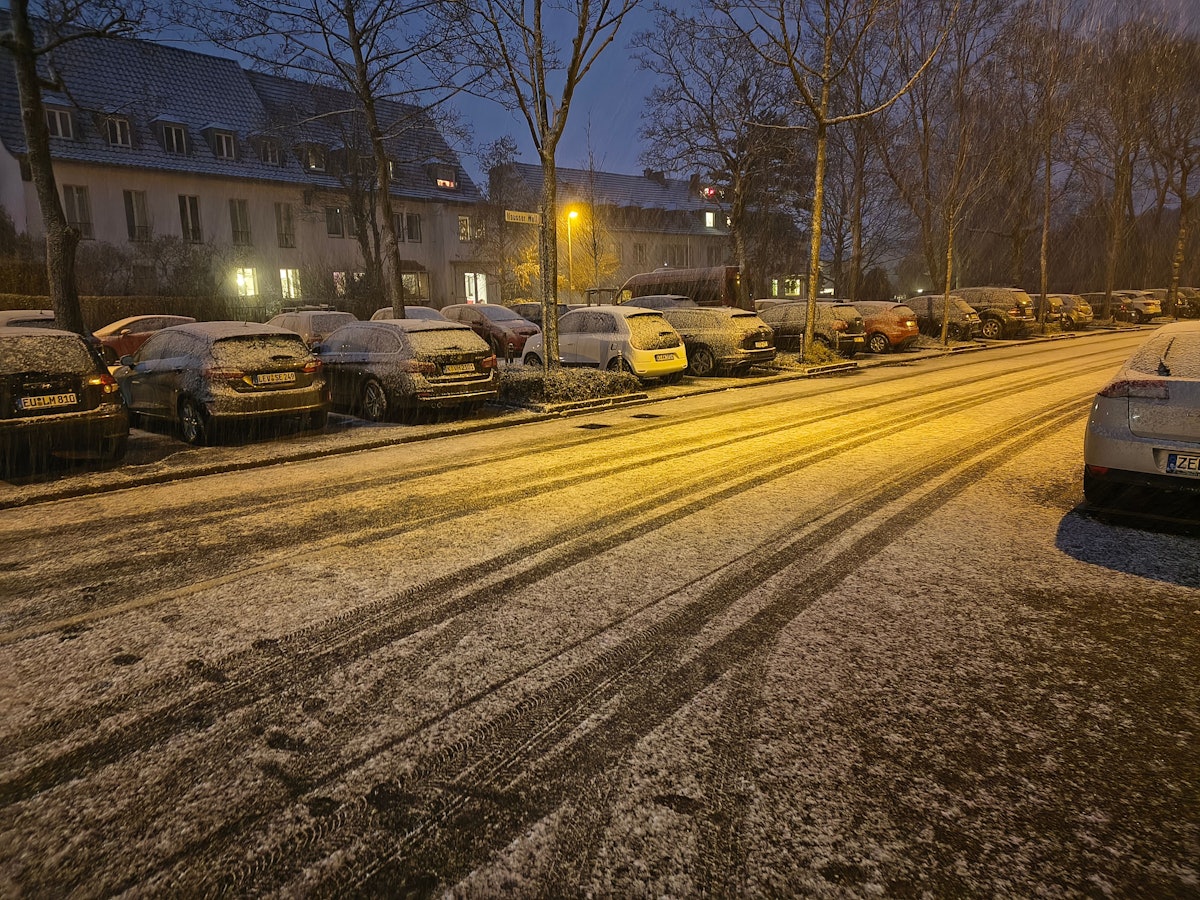 Alles weiß im Kölner Agnesviertel.