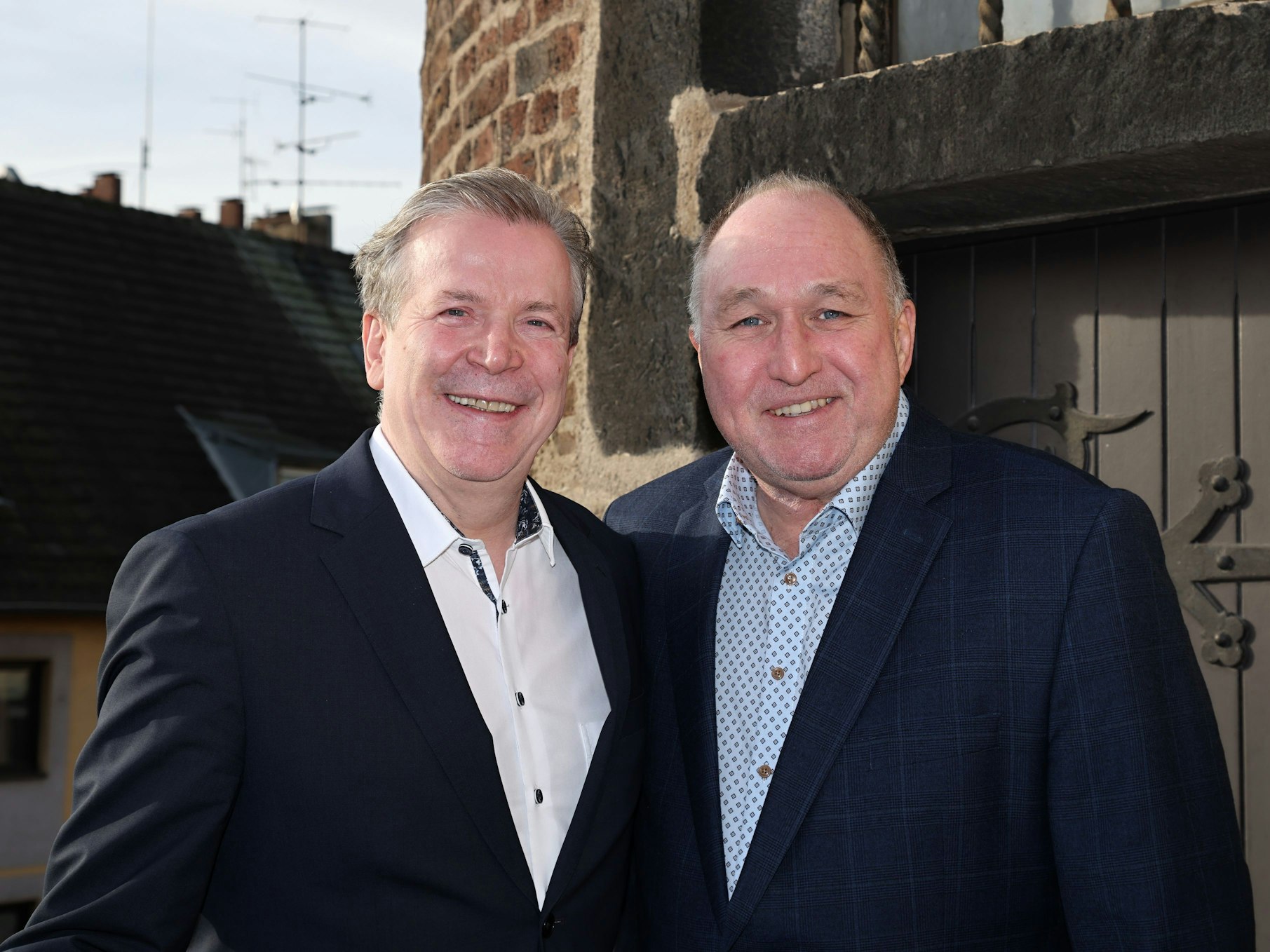 Christoph Kuckelkorn und Ralf Schlegelmilch stehen nebeneinander.