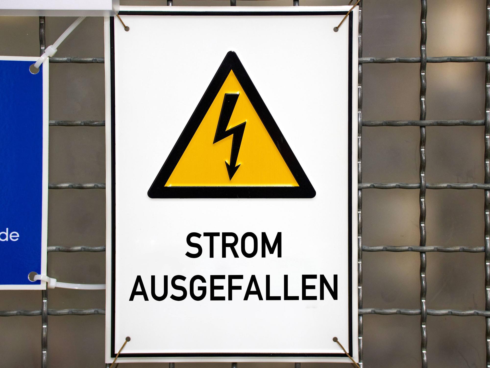 Ein Schild mit der Aufschrift Stromausfall