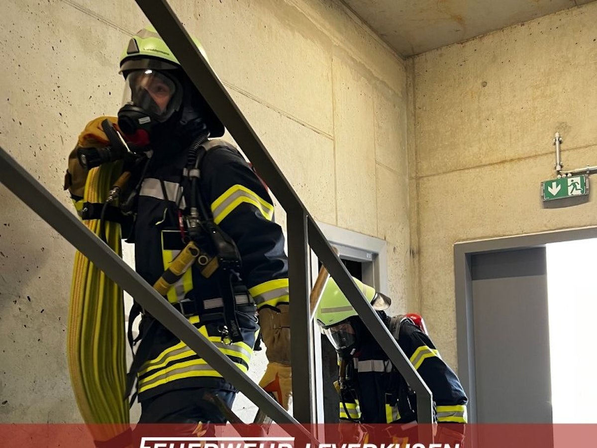 Feuerwehreinsatz bei Küchenbrand in Leverkusen.