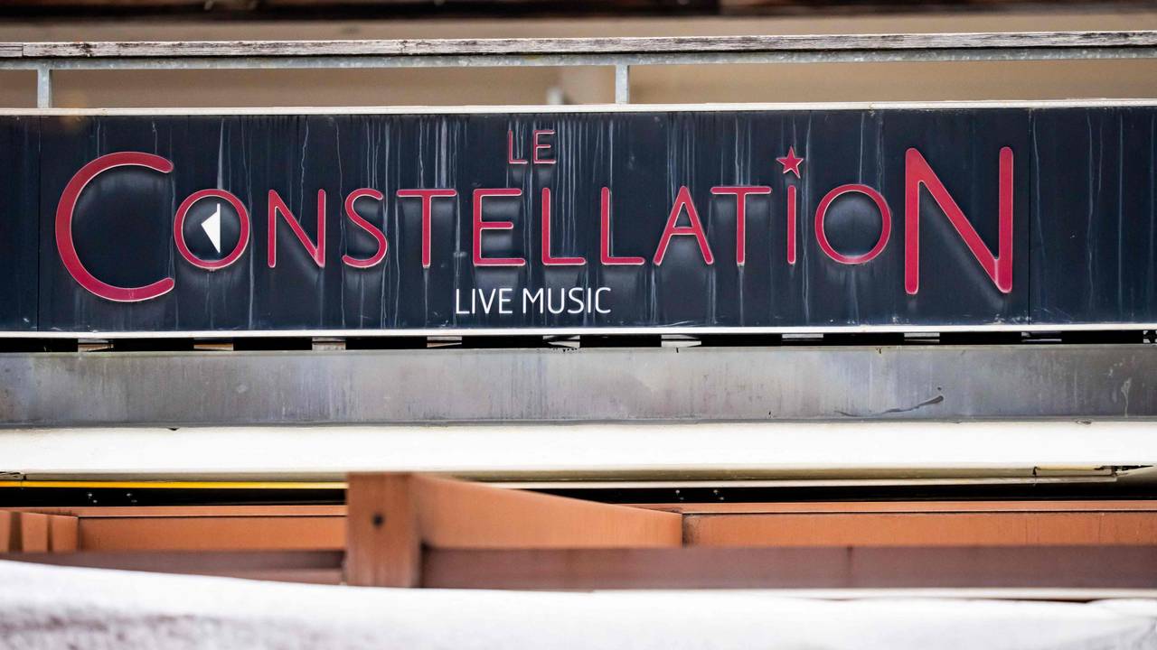 Blick auf die Bar „Le Conestallation“, in der das verheerende Feuer ausgebrochen war.