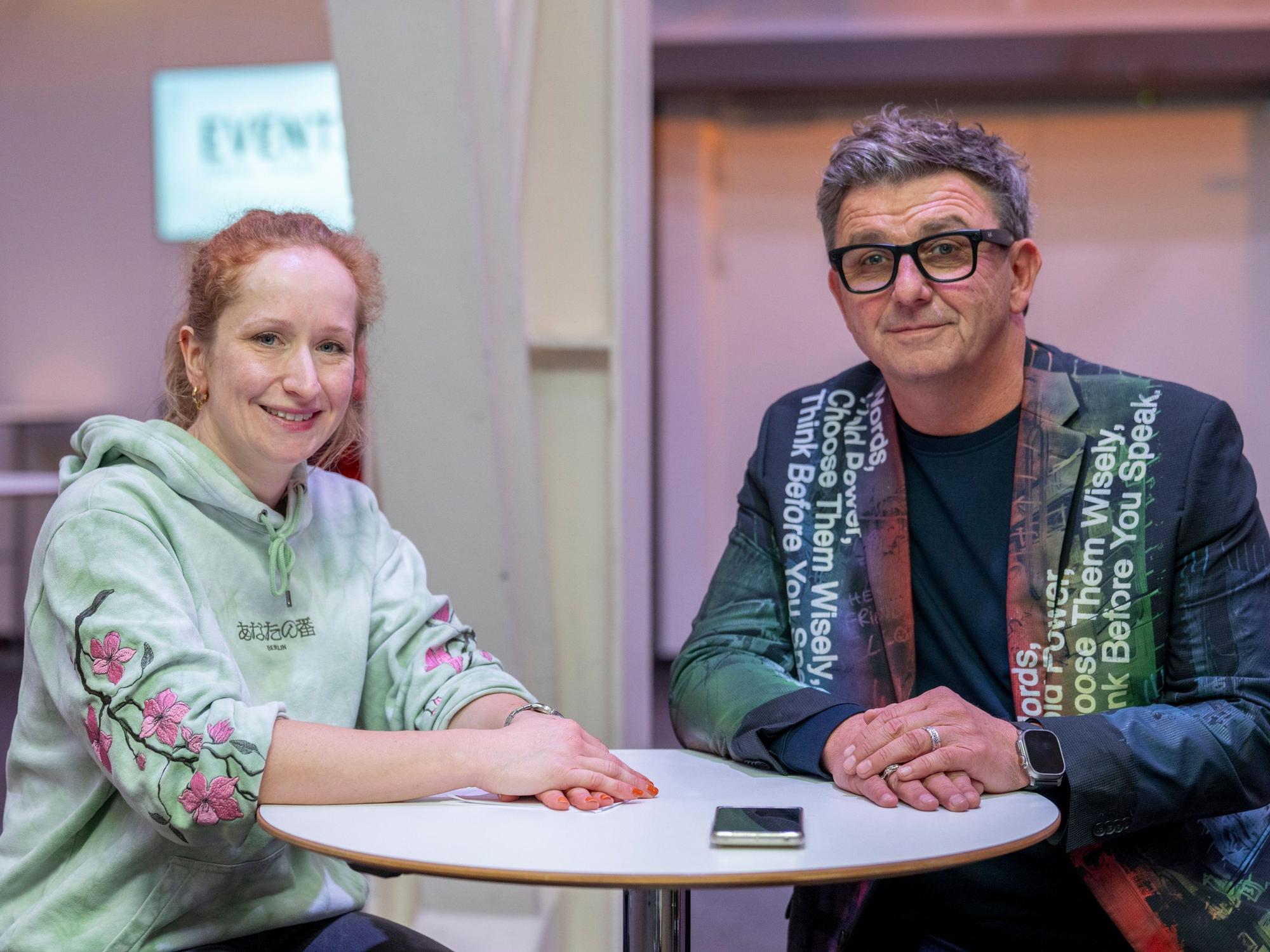 Hans Sigl gastiert im Theater im Tanzbrunnen. Der Schauspieler spielt den Bergdoktor in der gleichnamigen Serie und stellt sich den Fragen von EXPRESS-Redakteurin Laura Schmidl am 17. Dezember 2025 in Köln.