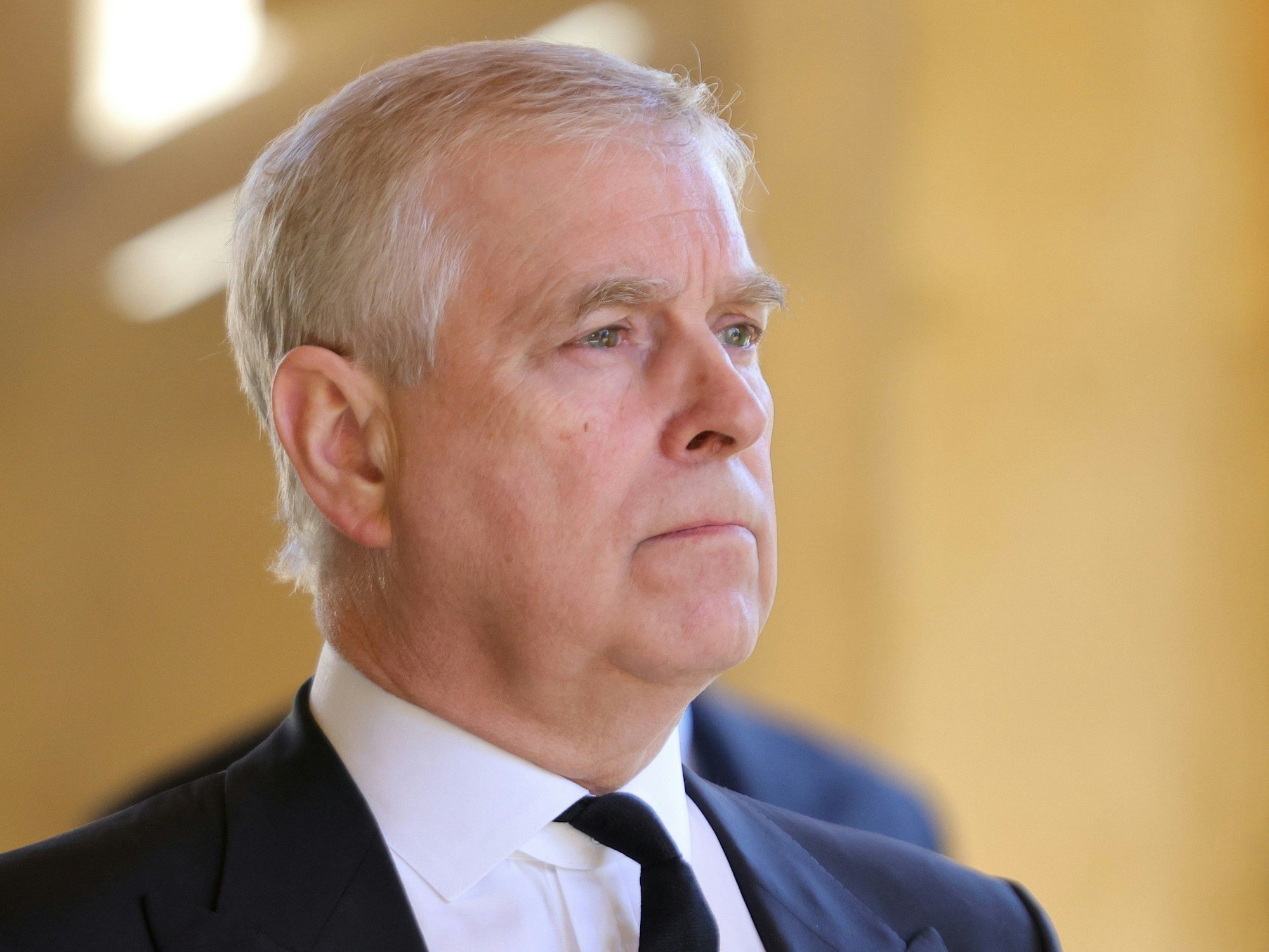 Der damalige Prinz Andrew, Herzog von York, vor der Beisetzung seines Vaters auf Schloss Windsor.