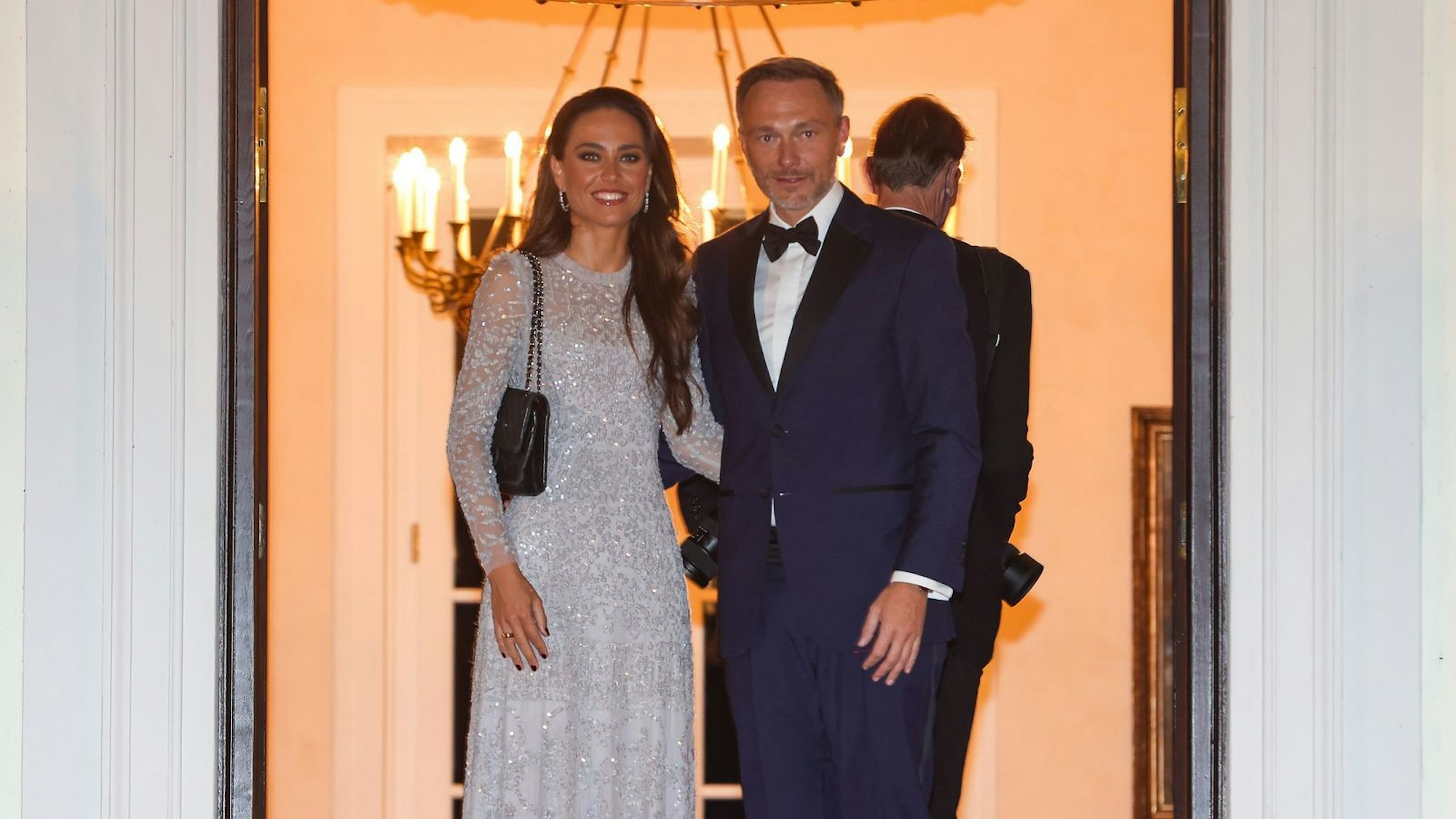 Franca Lehfeldt und Christian Lindner sind ebenfalls von dem Stromausfall in Berlin betroffen. (Bild: 2022 Getty Images/Gerald Matzka)