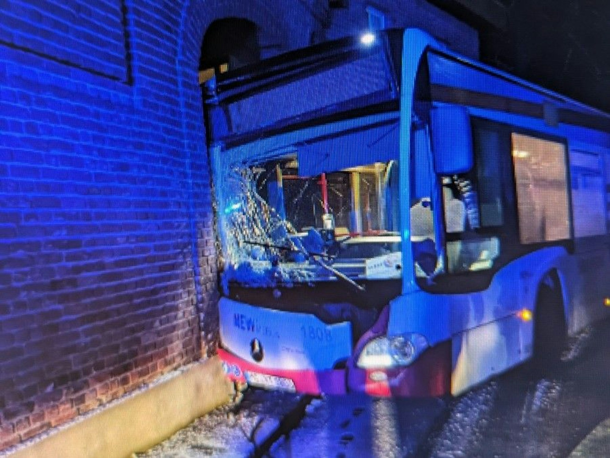 Bild des verunfallten Busses