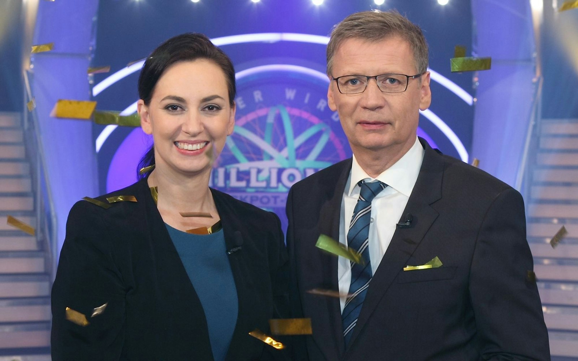 „Sie haben das taktisch sehr gut gemacht“, lobte Moderator Günther Jauch die Rekordgewinnerin Nadja Sidikjar nach ihrem Sieg. (Bild: RTL / Frank Hempel)