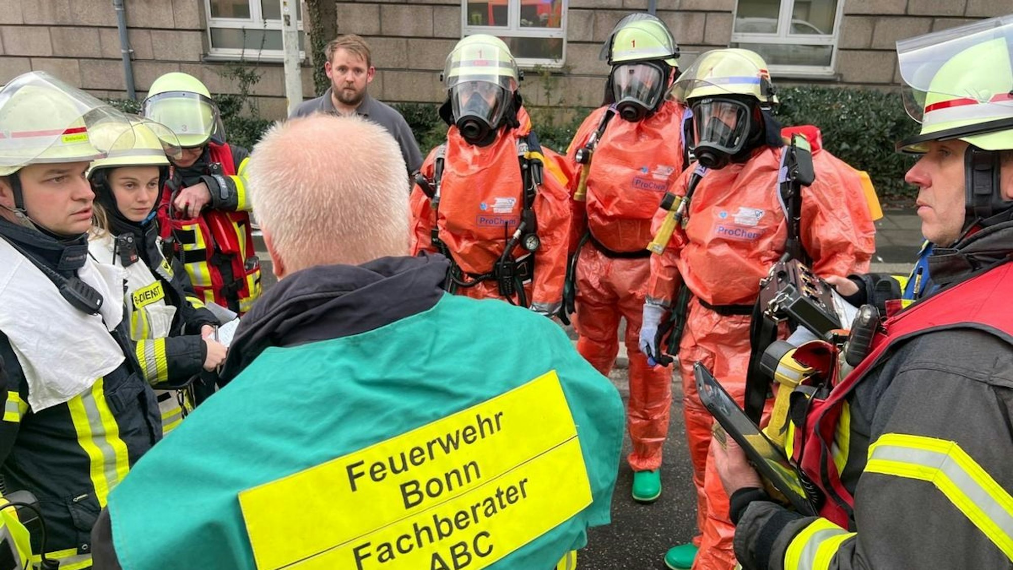 Feuerwehreinsatz in Bonner Tiefgarage wegen Reinigungsmittel.