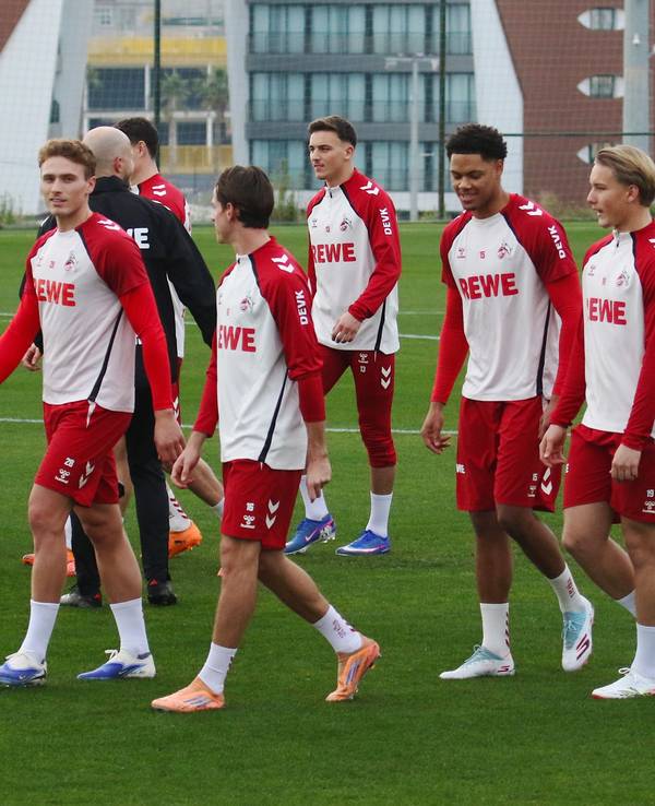 Die Profis des 1. FC Köln bei einer Einheit im Trainingslager in Spanien.