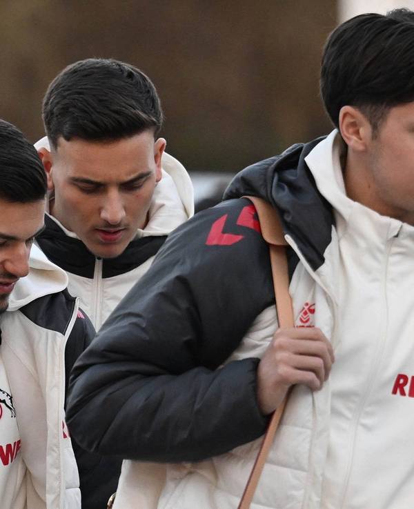 Denis Huseinbasic, Tom Krauss und Said El Mala bei der Abfahrt am Geißbockheim.