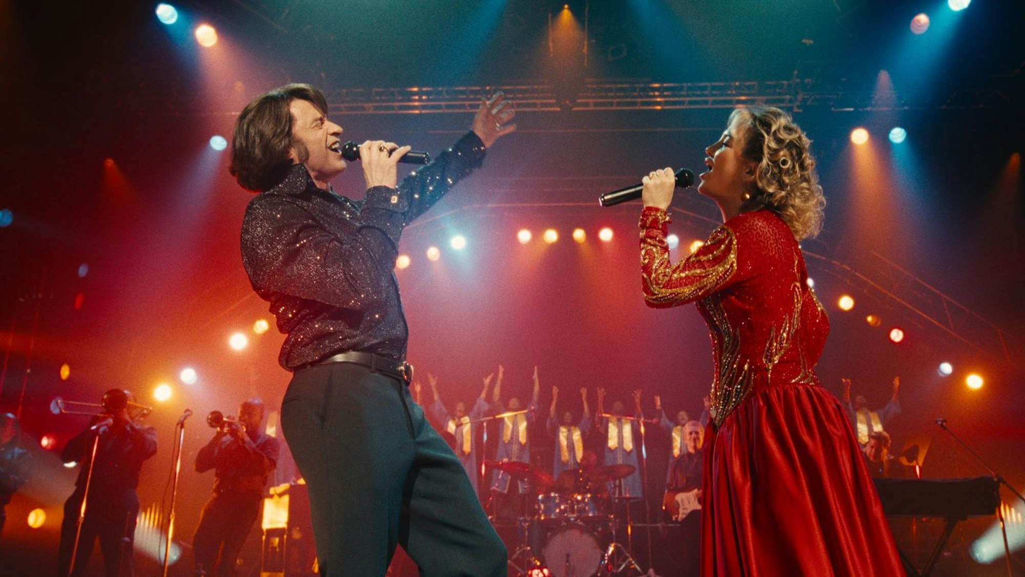 Hugh Jackman und Kate Hudson sangen bei den Dreharbeiten zu „Song Sung Blue“ auch viel selbst. Hudson wurde für ihre Darbietung mit einer Golden-Globe-Nominierung belohnt. (Bild: 2025 Focus Features/Universal)