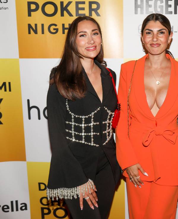 Samira Yavuz, Yeliz Koc und Vanessa Brahimi stehen nebeneinander
