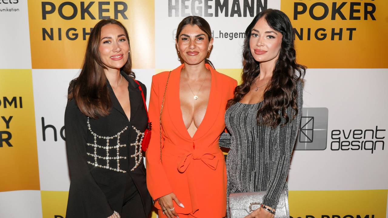 Samira Yavuz, Yeliz Koc und Vanessa Brahimi stehen nebeneinander