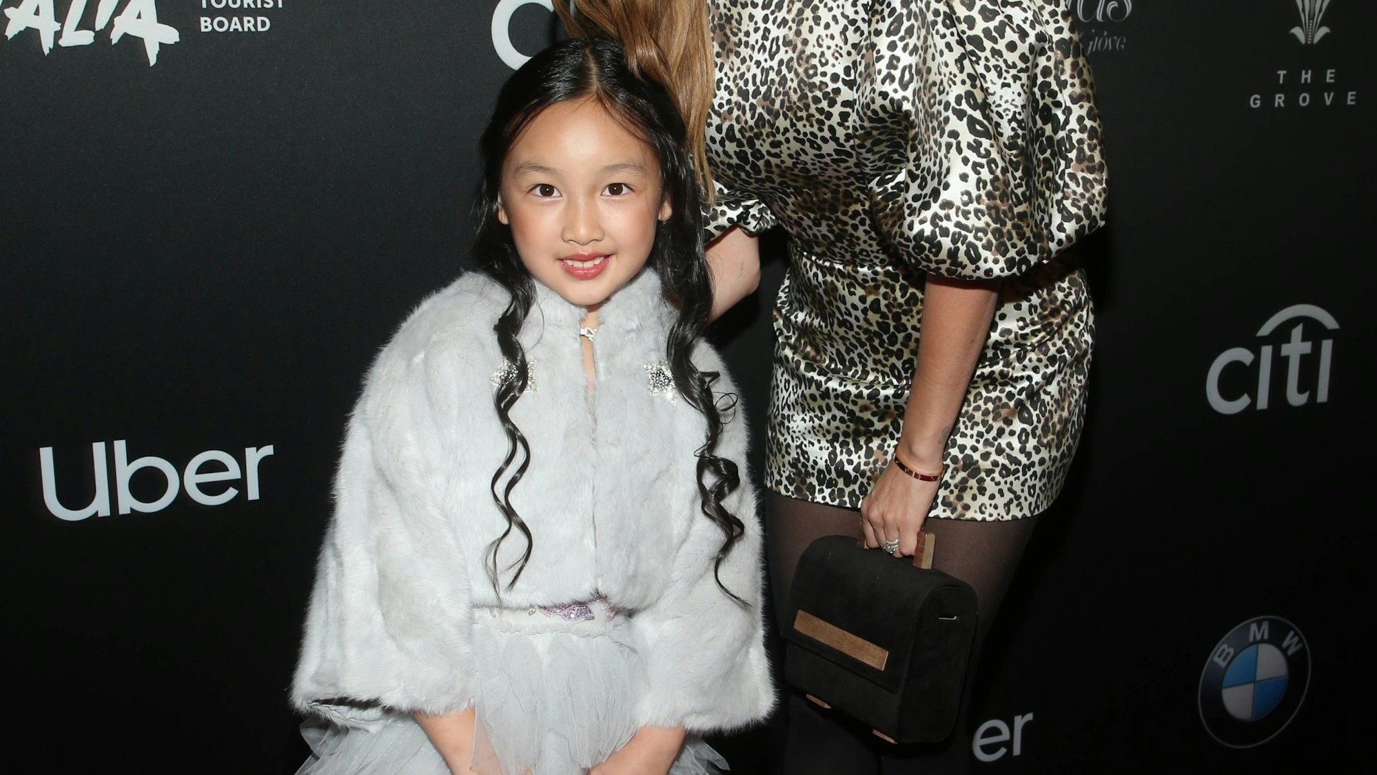 Ashley Tisdale und Kind auf dem roten Teppich