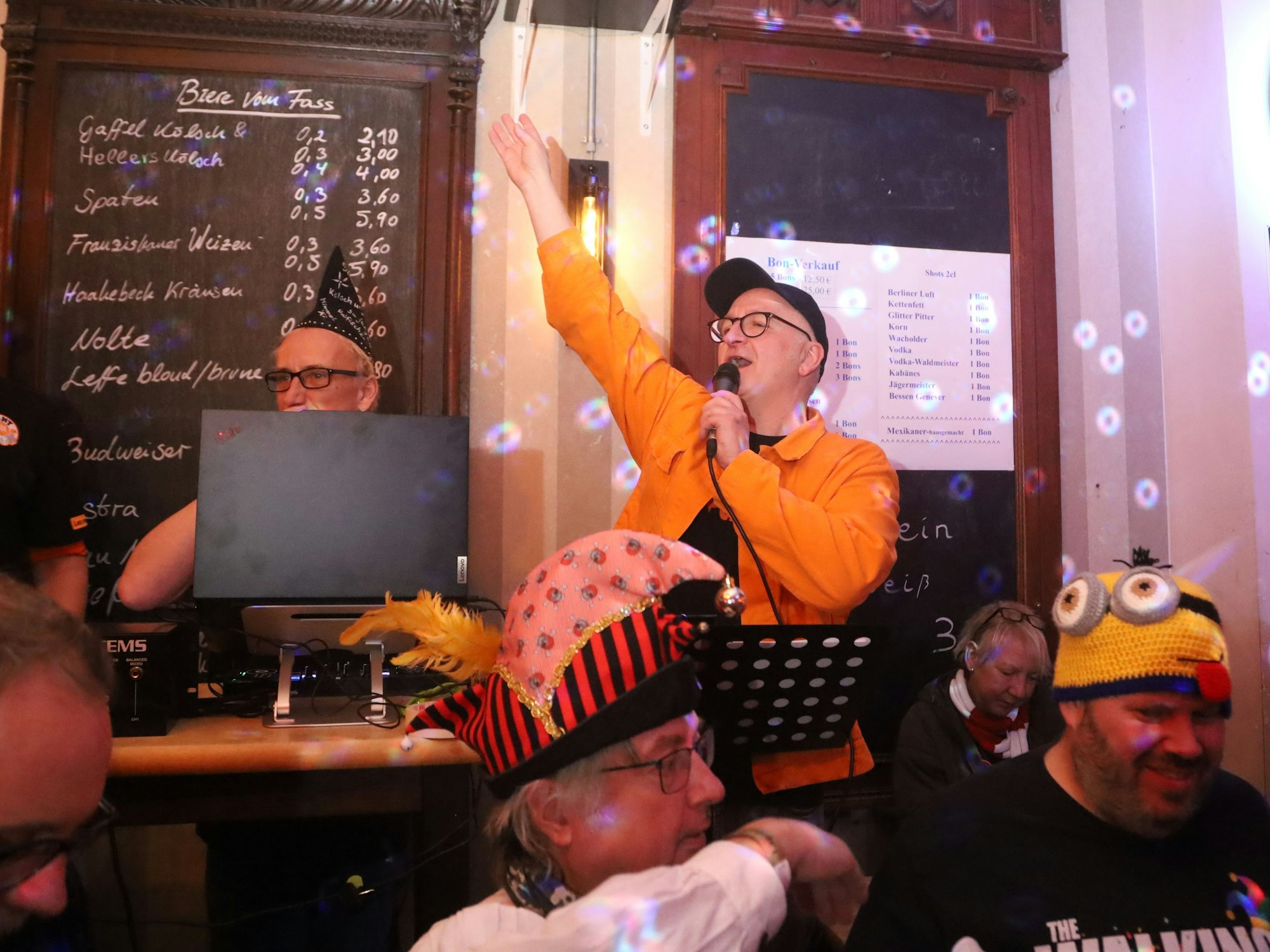 Auftakt der „Loss mer singe“-Kneipentour im Lapidarium am Eigelstein.