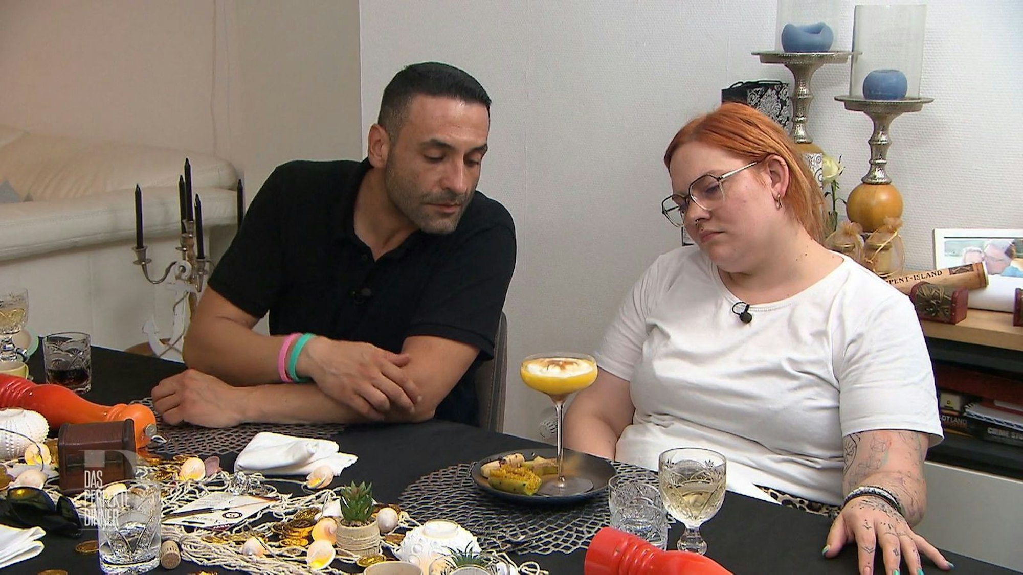 Das Dessert haut die Gäste nicht direkt vom Hocker, denn einiges ist nicht selbst gemacht.
(Bild: RTL)