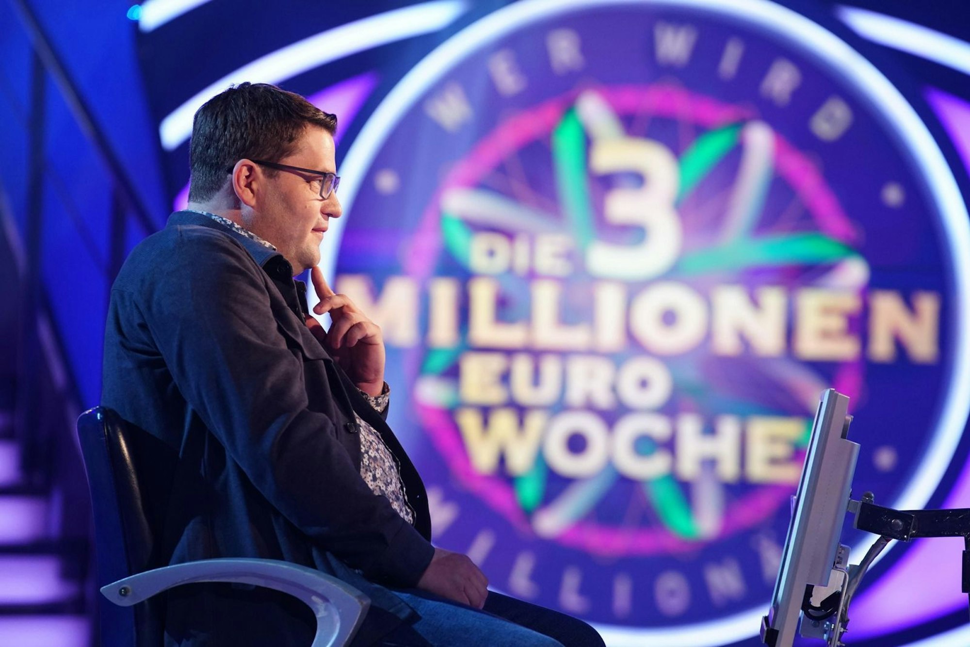 „Sie haben in die Grütze gegriffen!“, kommentierte Jauch das Aus von Constantin Wurch. Der hatte auf 64 Prozent des Publikums vertraut und musste mit 500 Euro gehen. (Bild: RTL / Stefan Gregorowius)